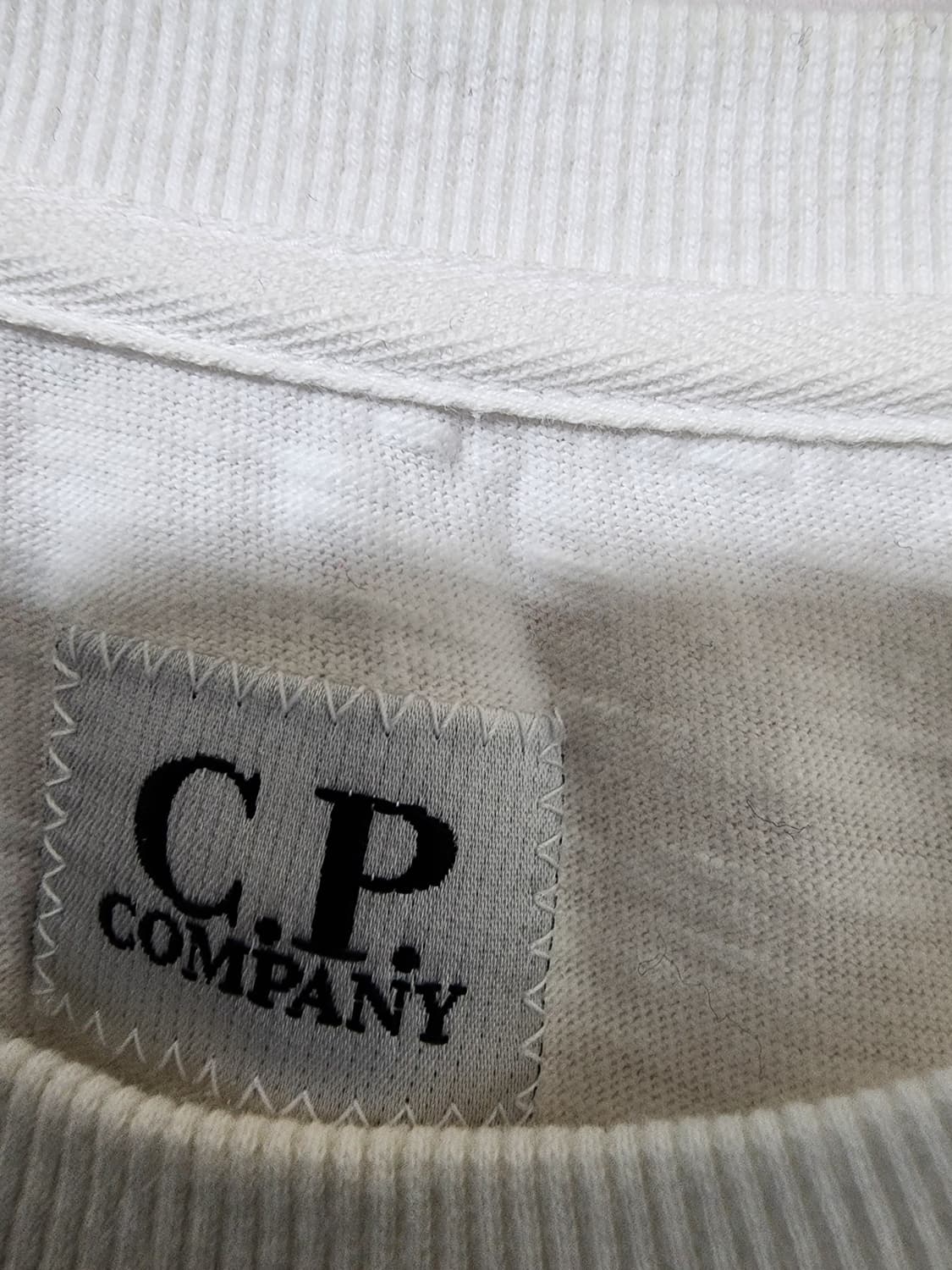 C.P.컴퍼니 화이트 색상 긴팔 티셔츠 상품이미지9