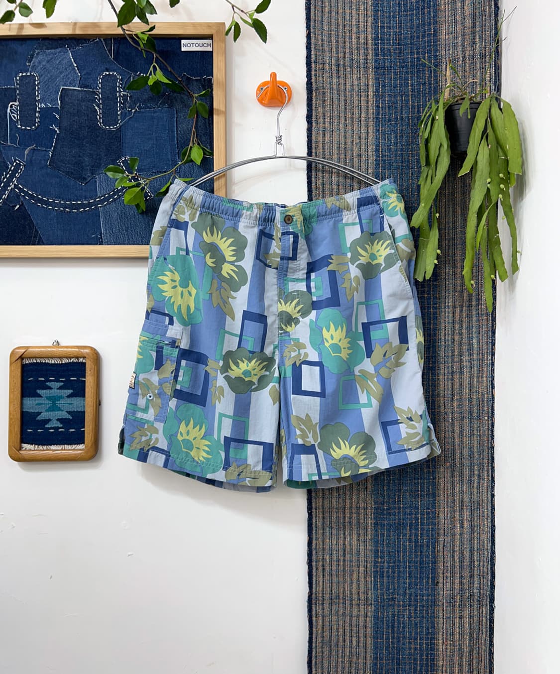 TOMMY BAHAMA Nylon Floral Board Shorts  상품이미지1