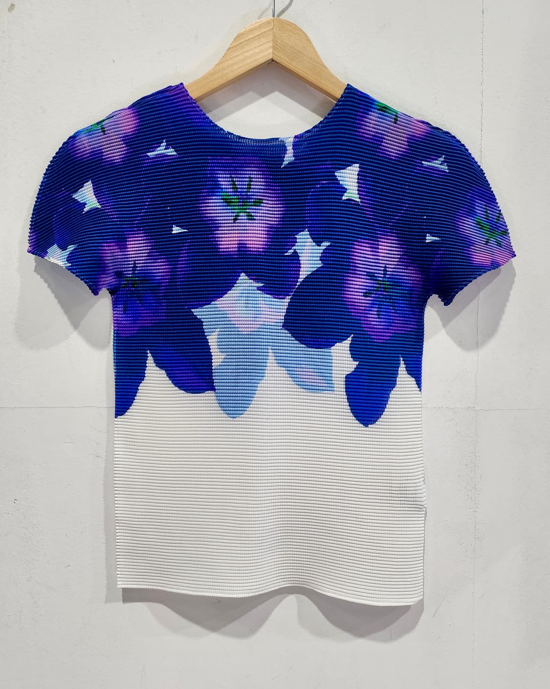 이세이미야케 플리츠 꽃무늬 반팔 프리사이즈 정품 상품이미지1