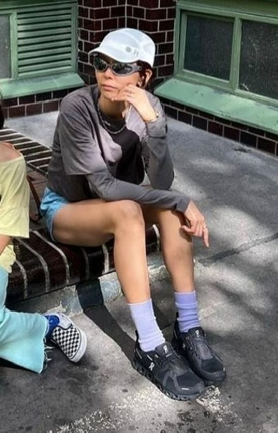 온러닝 클라우드 5 워터프루프 올 블랙  상품이미지3