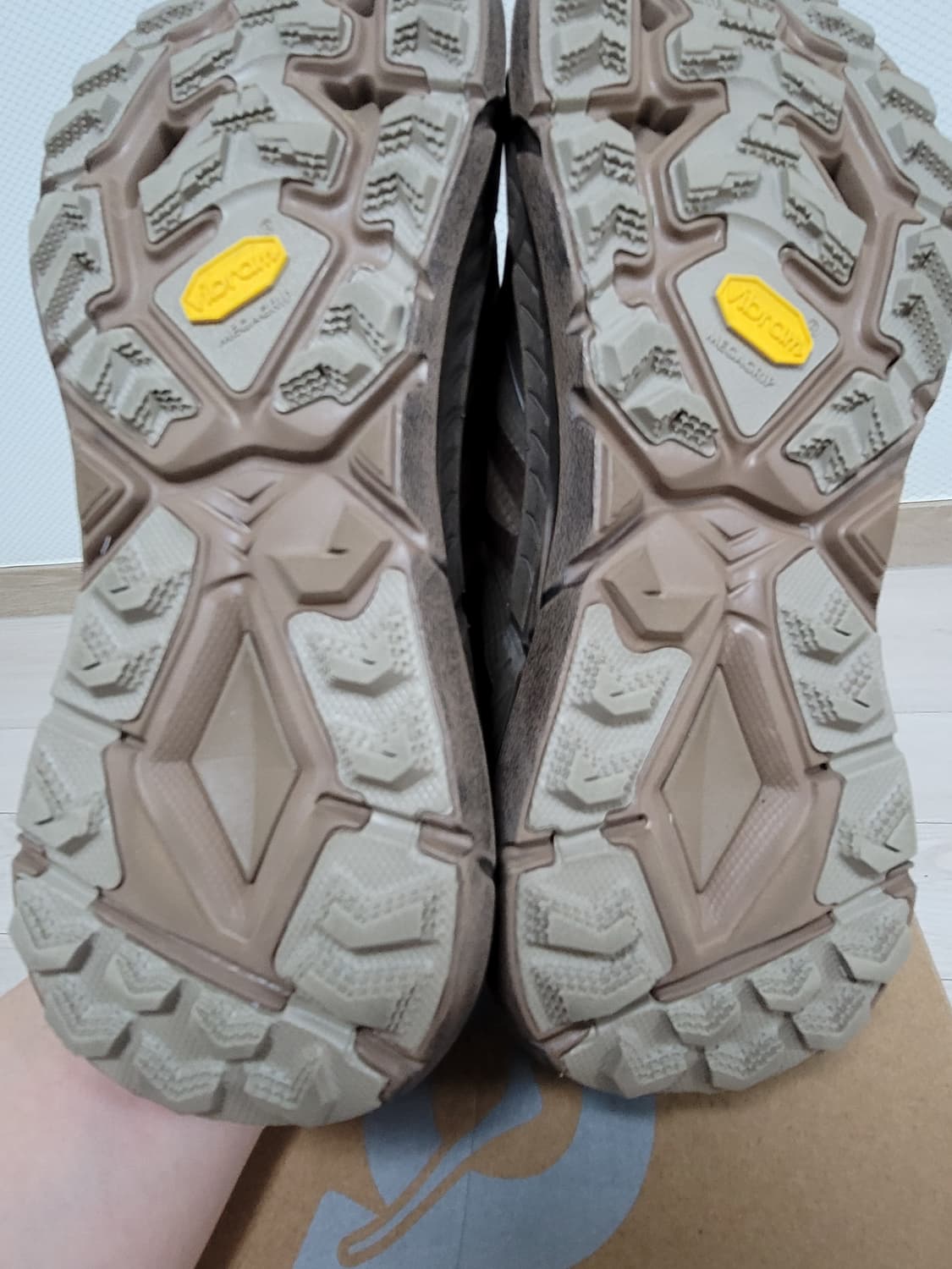 [270 초초민트급] 호카x새티스파이 마파테 스피드4 라이트러버 상품이미지7