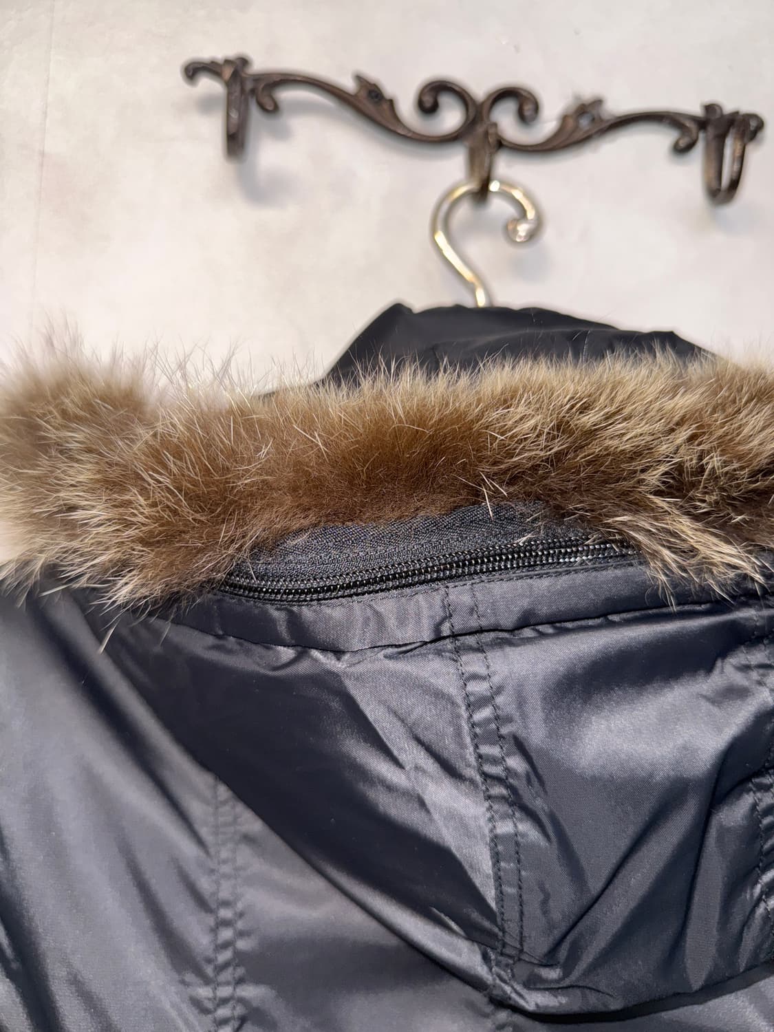 Calvin Klein black fur trimming bomber 상품이미지7