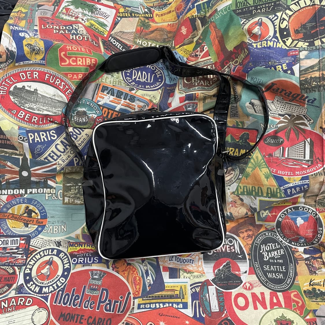 90s 나이키 에나멜 유광 크로스백 올드스쿨 메신저백 가방 상품이미지3