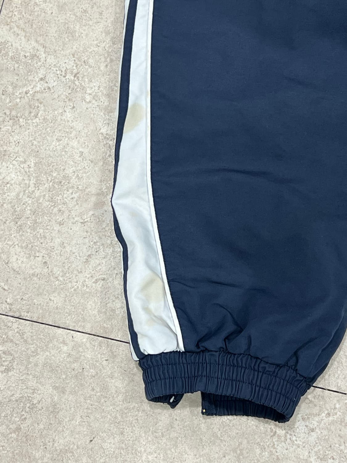 아디다스 올드스쿨 우븐 패딩 웜업 팬츠 네이비 상품이미지4