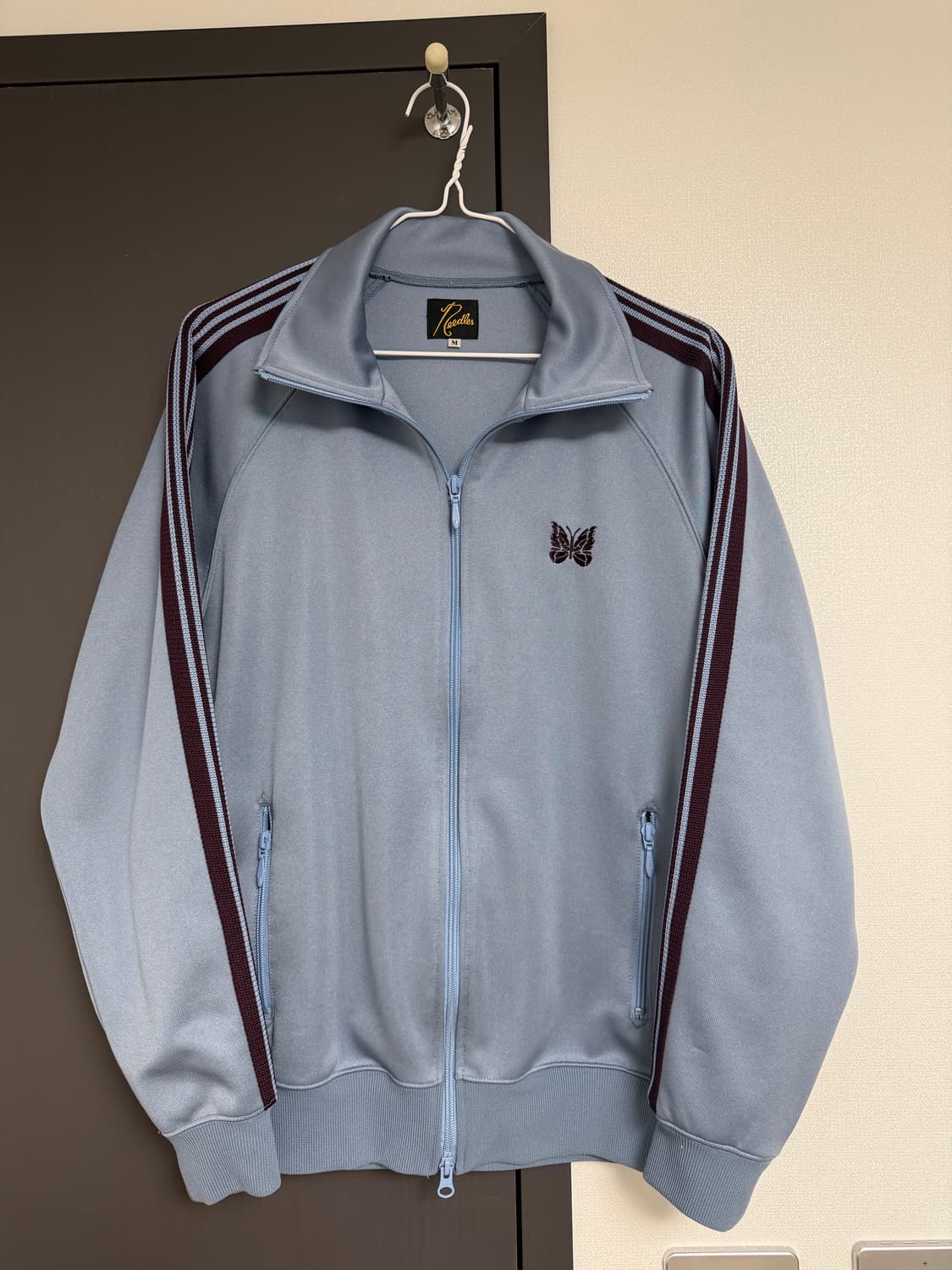 니들스 22ss 트랙자켓 삭스블루 상품이미지1