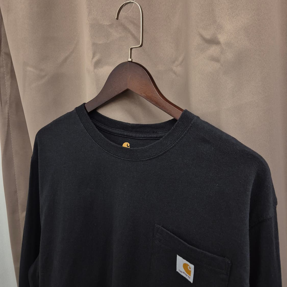 칼하트 포켓 긴팔티 M 상품이미지2