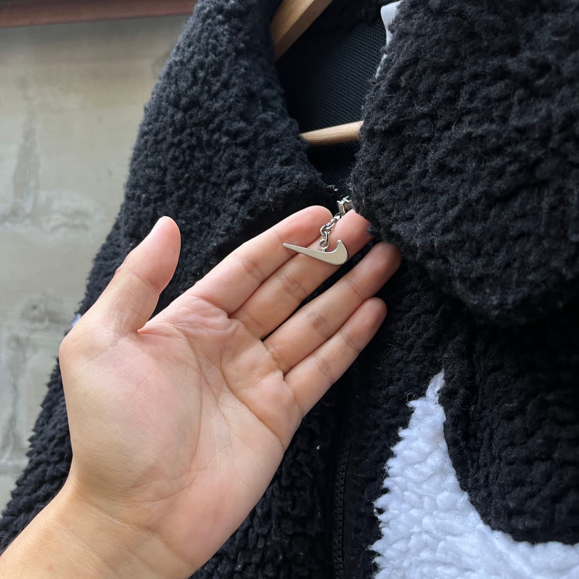 NIKE swoosh shrpa jacket 상품이미지4