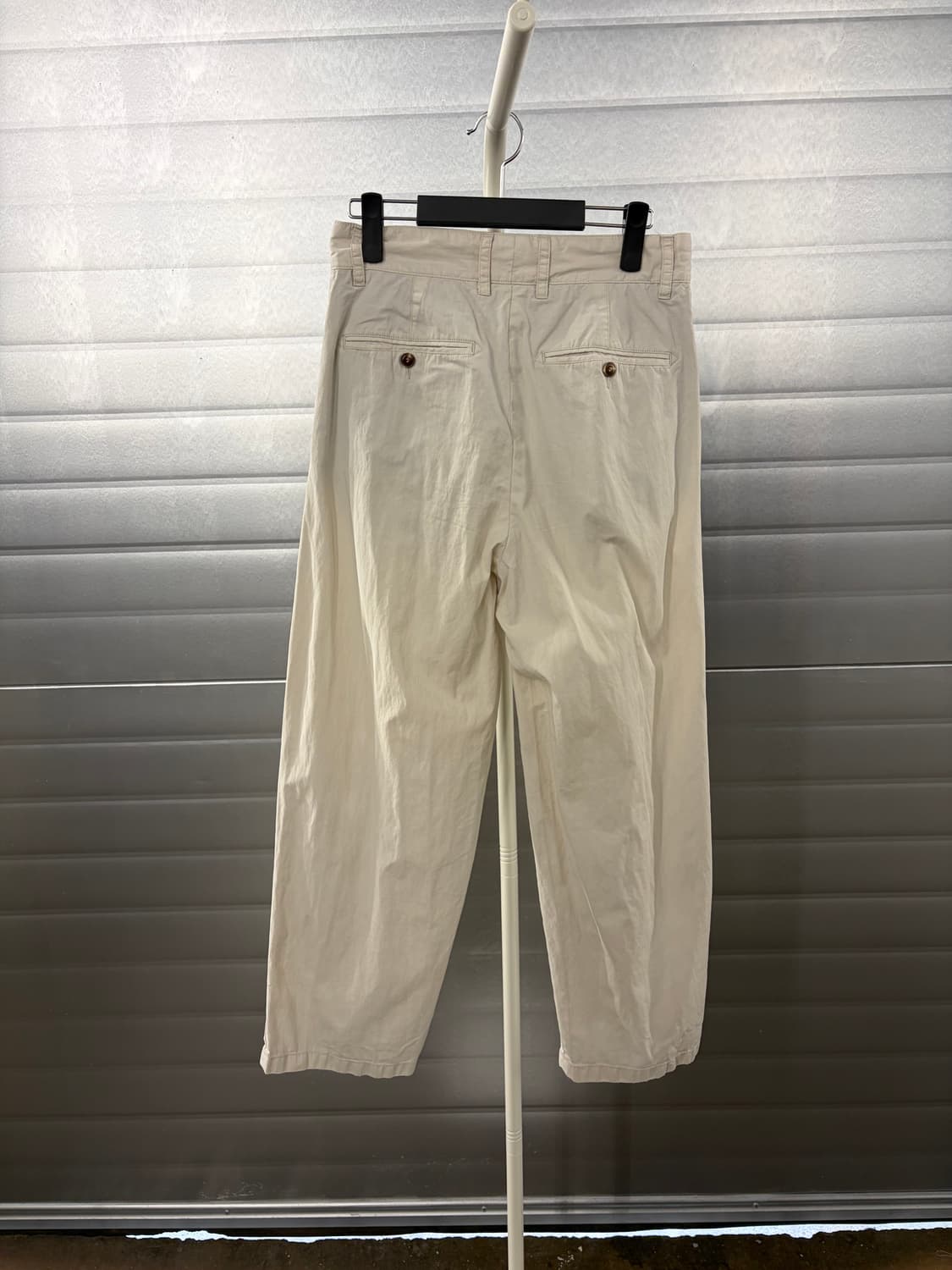 Rough Side two-tuck wide pants 1 상품이미지4