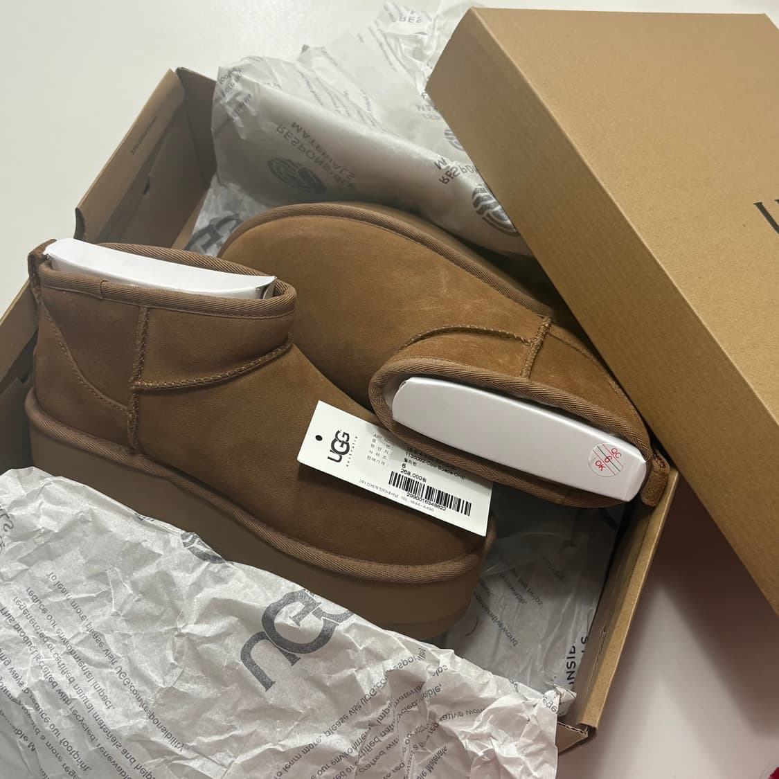 UGG 클래식 울트라 미니 플랫폼 부츠 US6 새상품 상품이미지1