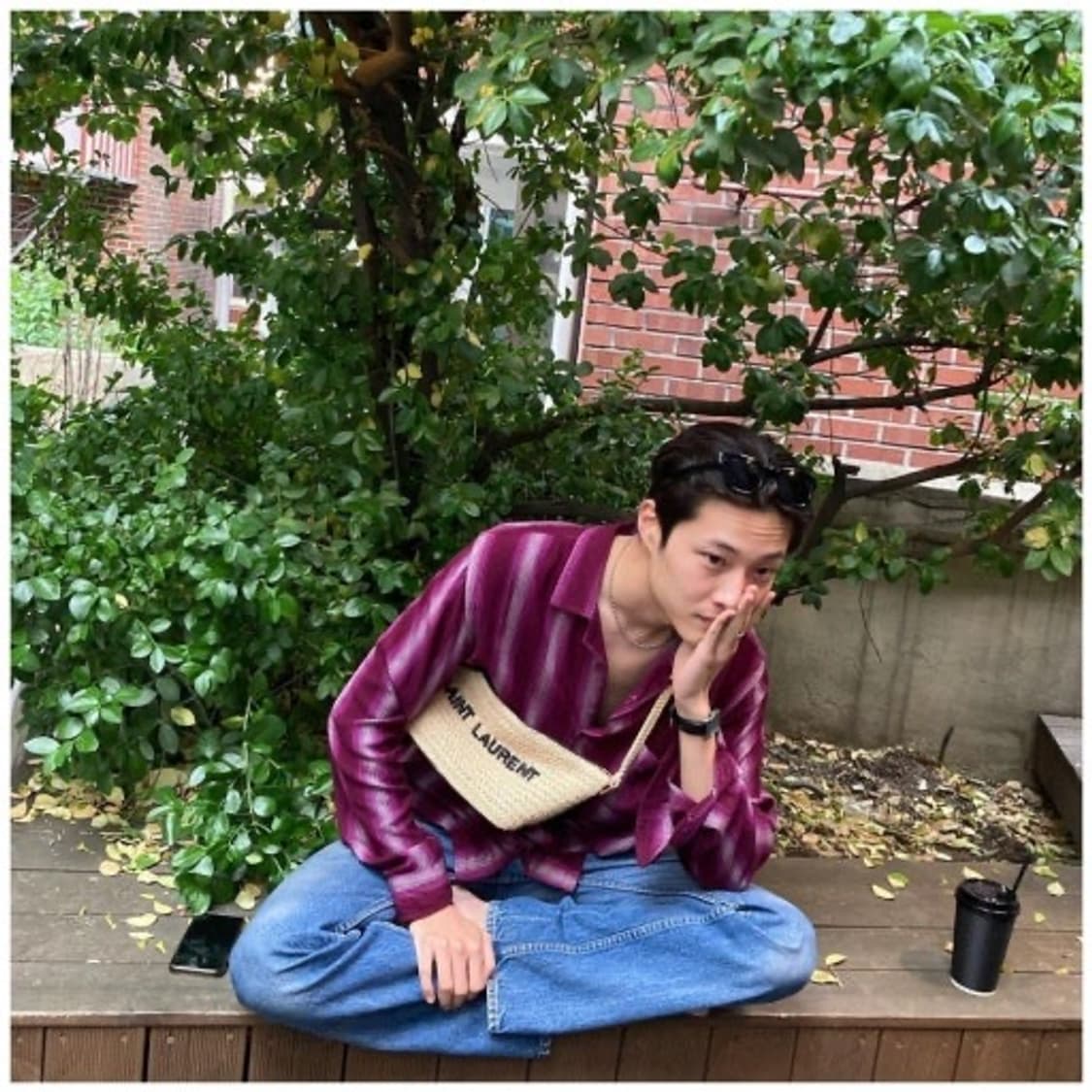 생로랑 라피아 크로스백 팝니다 상품이미지1