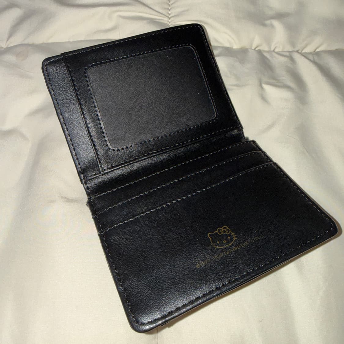 헬로키티 블랙 골드참 카드지갑 상품이미지4