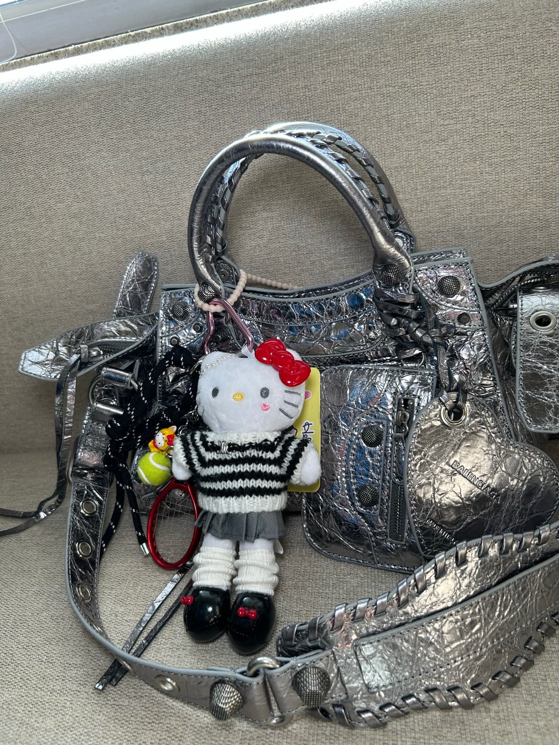 (32) 👕🖤롱다리 키티  스트라이프 니트 프레피 커스텀 키링 상품이미지5