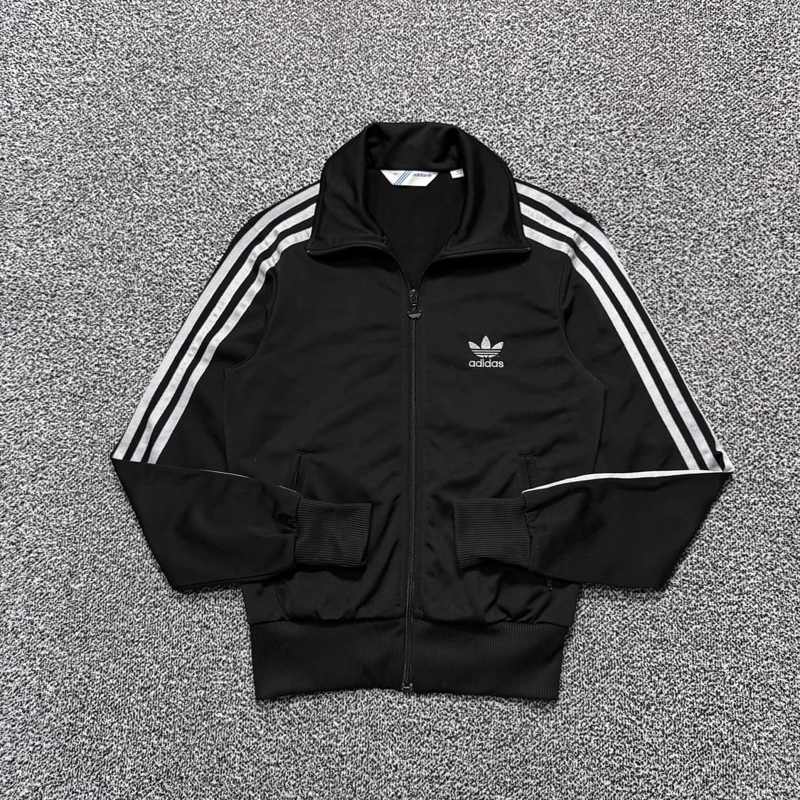 Name : 아디다스 실버로고 사이드라인 블랙컬러 져지 :)  상품이미지1