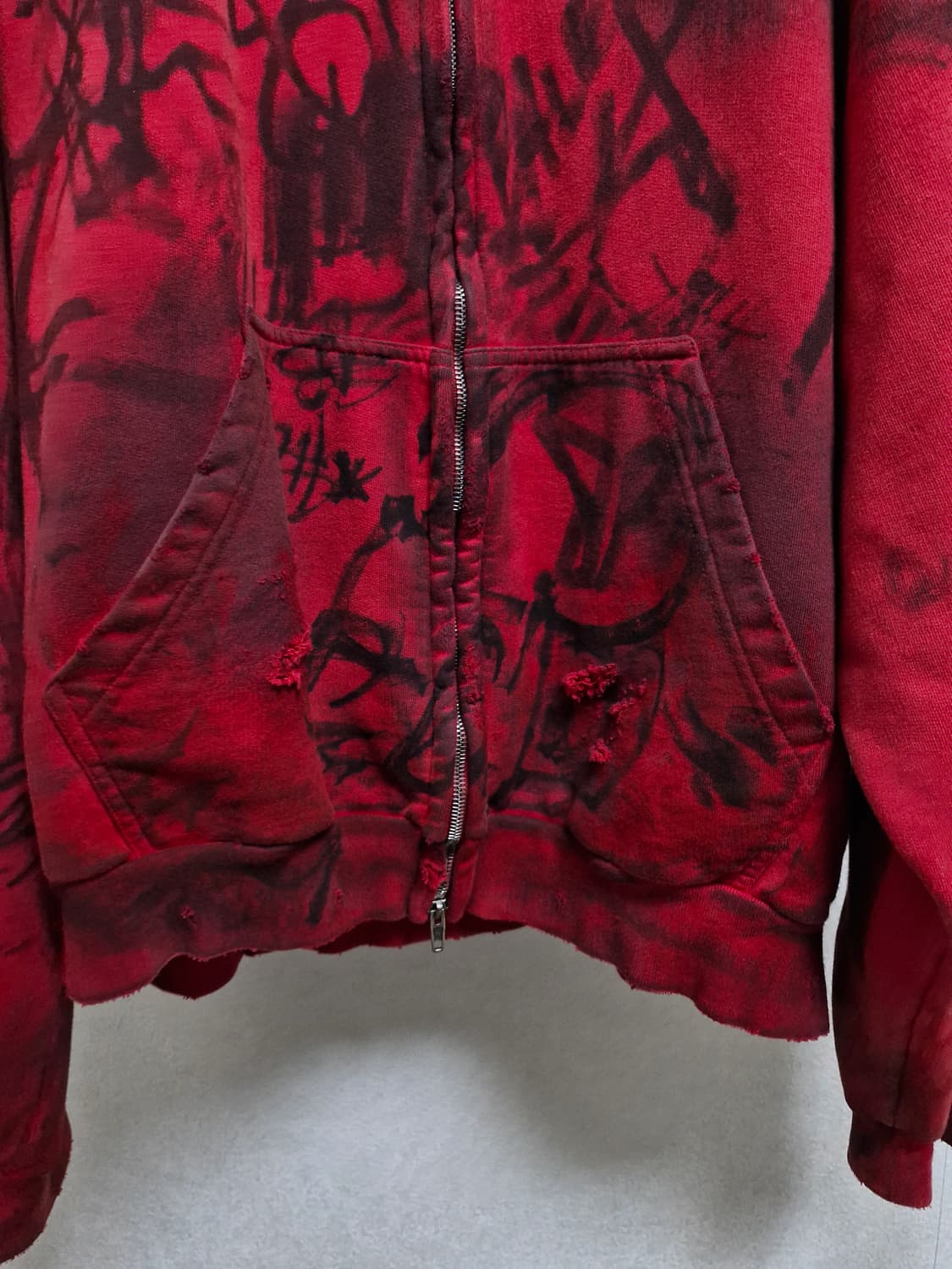 [L] 발렌시아가 SS23 레드 스케이터 그래피티 후드집업 상품이미지4