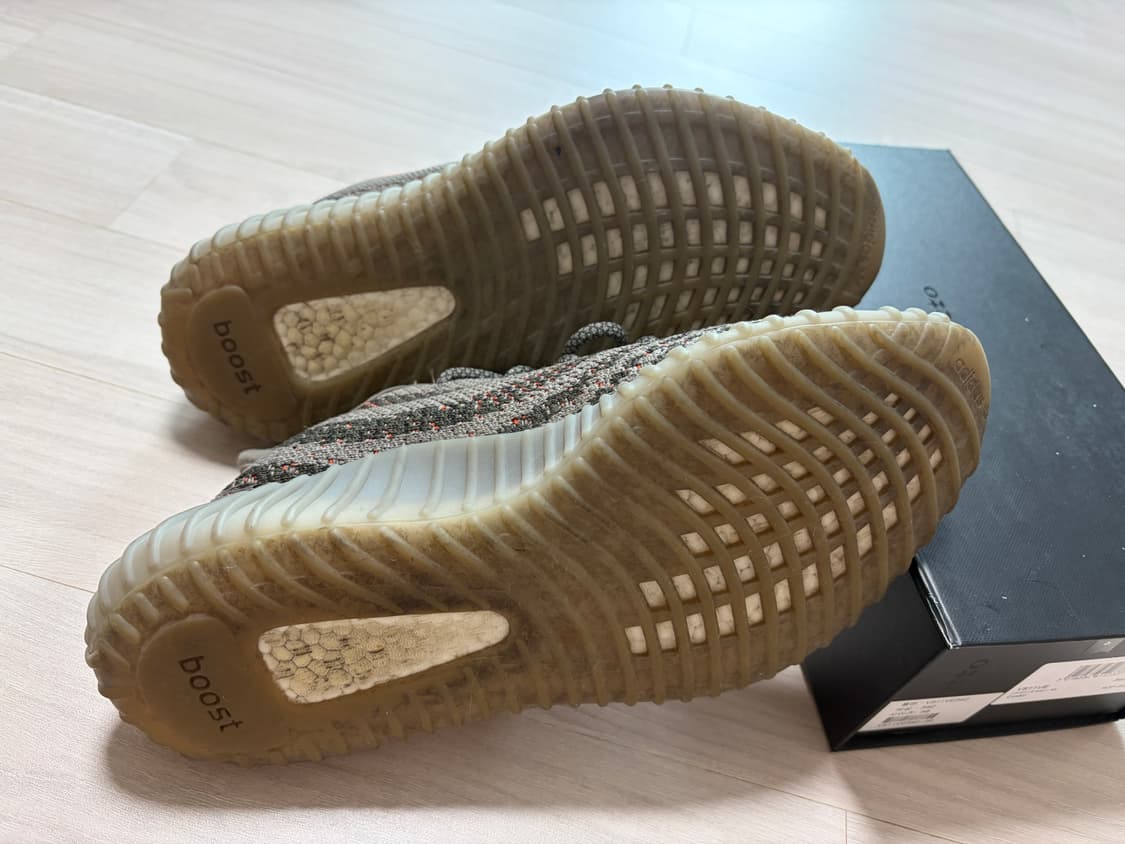 이지부스트 350 V2 벨루가 상품이미지6