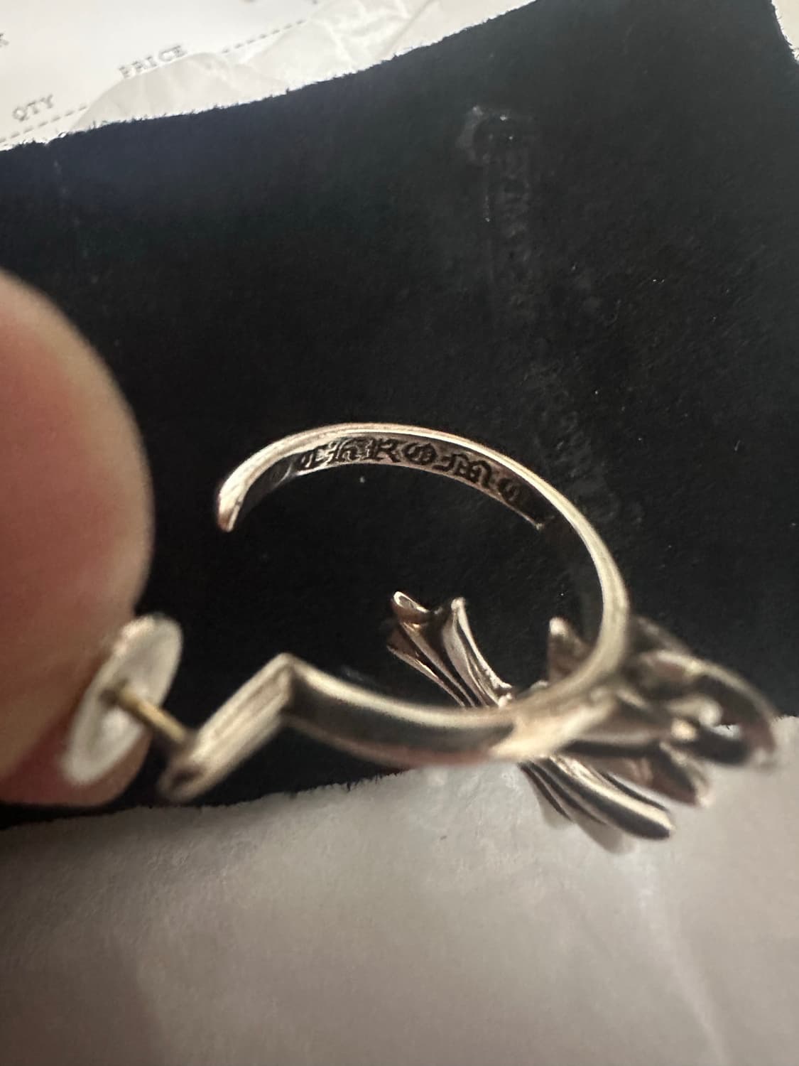 크롬하츠 타이니 ch 크로스 후프 이어링 귀걸이 피어스 상품이미지5