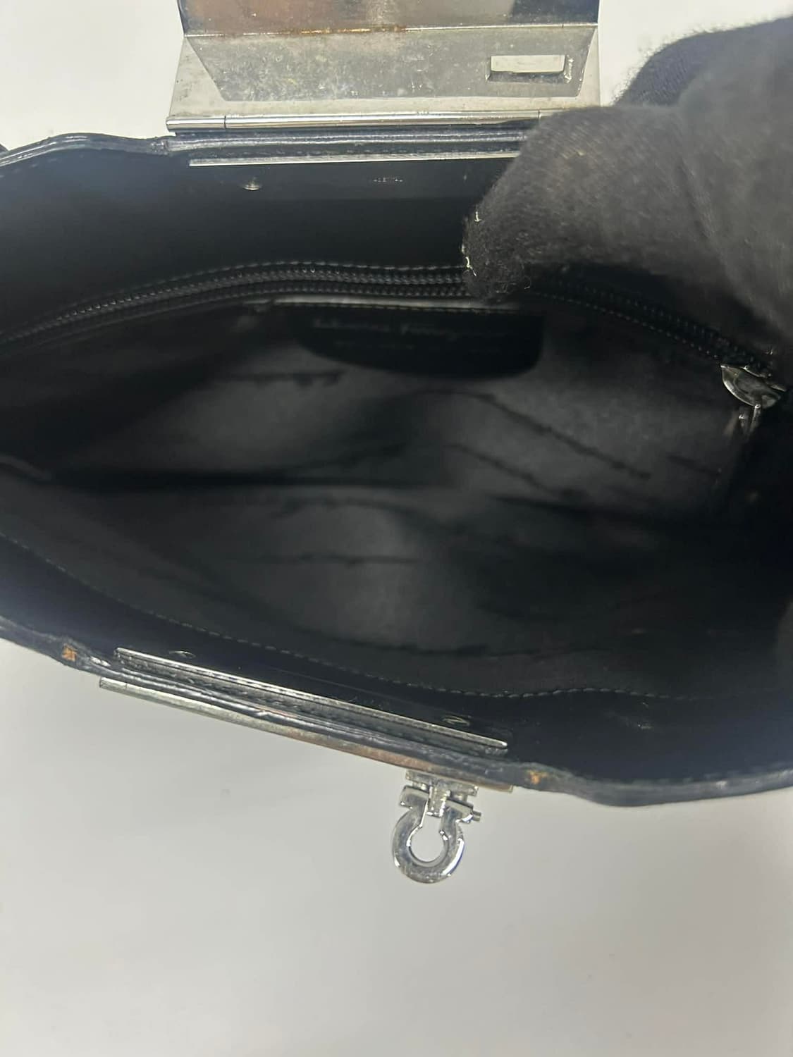 살바토레 페라가모 간치니 빈티지 레더 호보 숄더백 토트백 상품이미지6