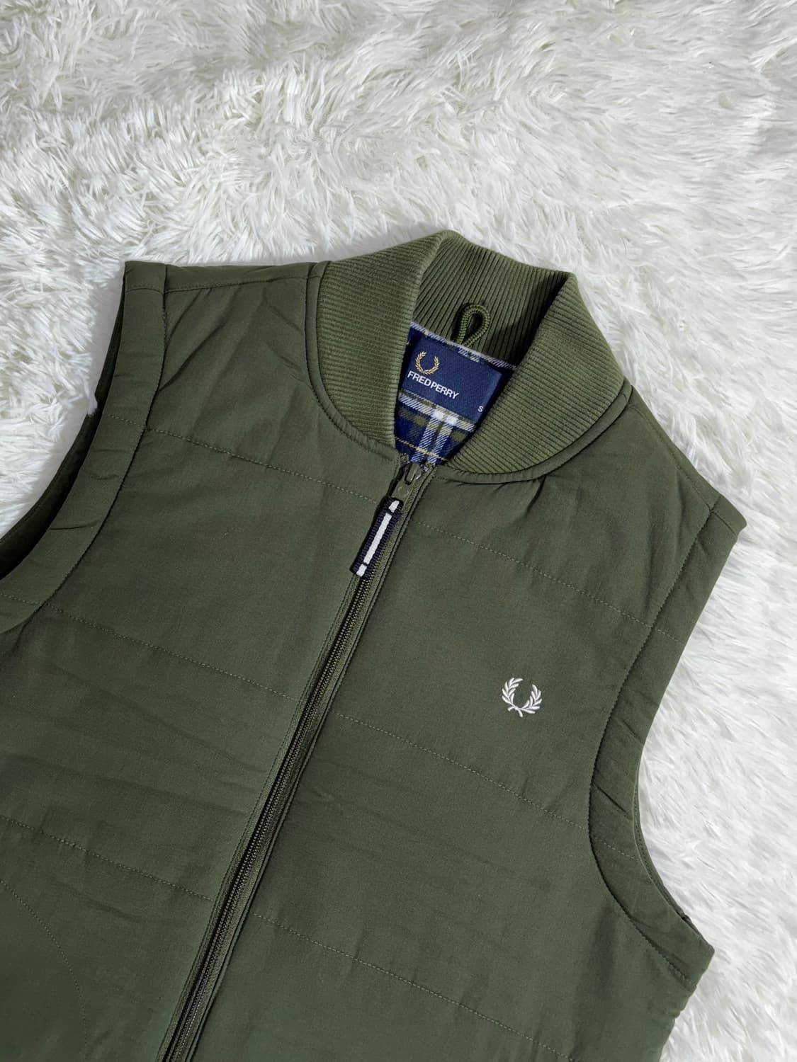프레드페리 카키 패딩조끼  상품이미지4