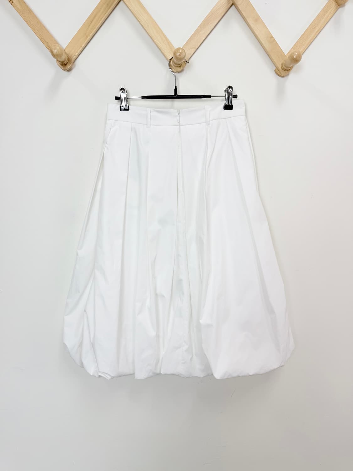 새상품 던스트 벌룬 미디 스커트 25년 상품이미지4