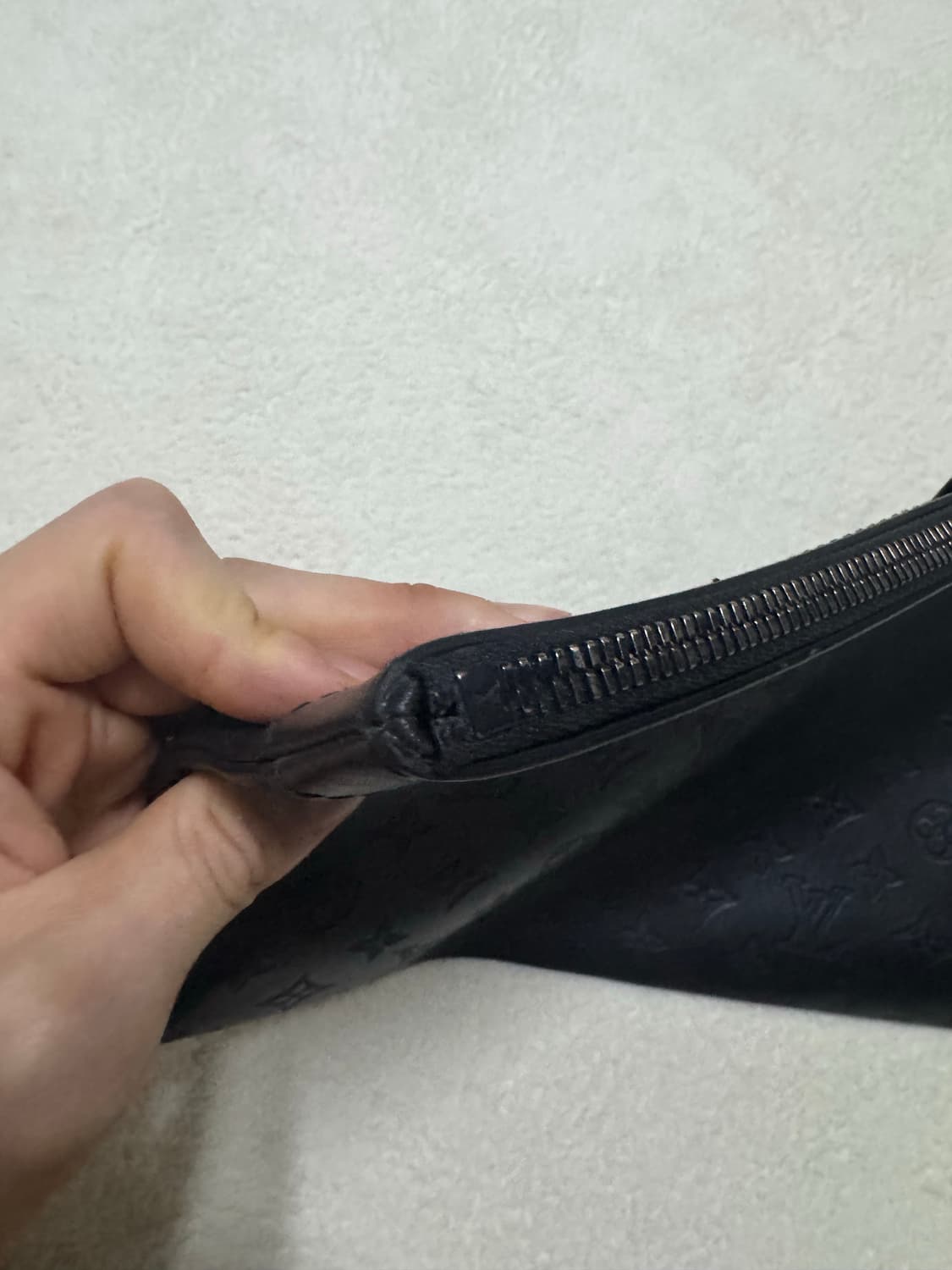 루이비통 포쉐트 쉐도우 클러치백 M62903 상품이미지4