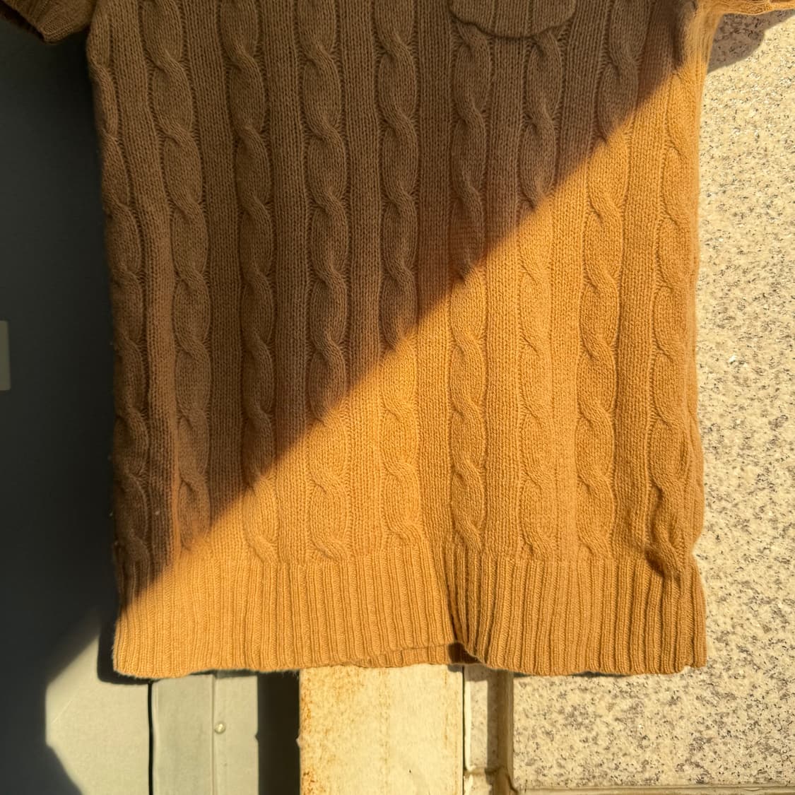 폴로 로고 포켓 반팔 케이블 니트 상품이미지4