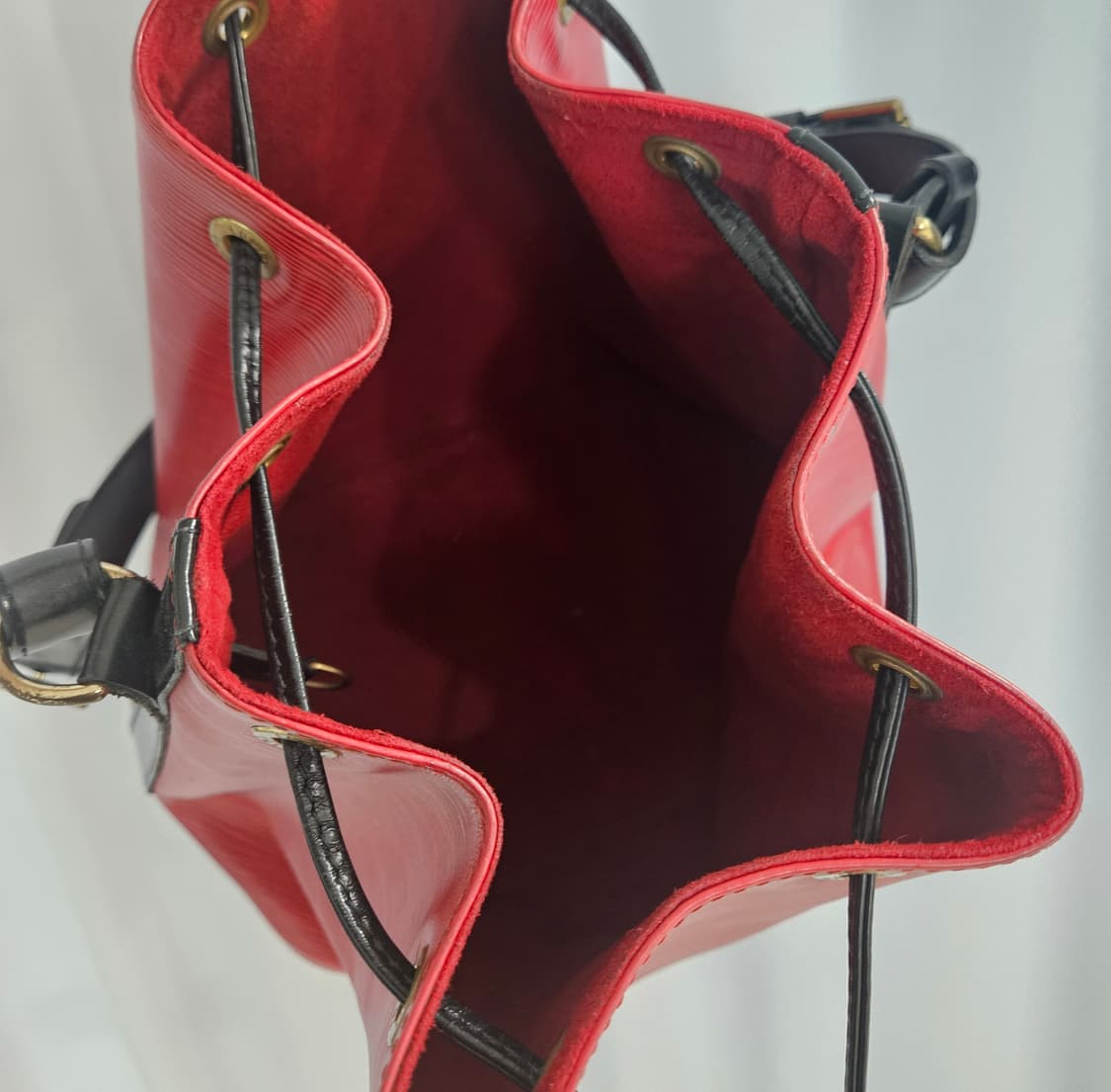 루이비통 에삐노에 빈티지 버킷백 블렉/레드 콤비 [정품+감정서] 상품이미지5