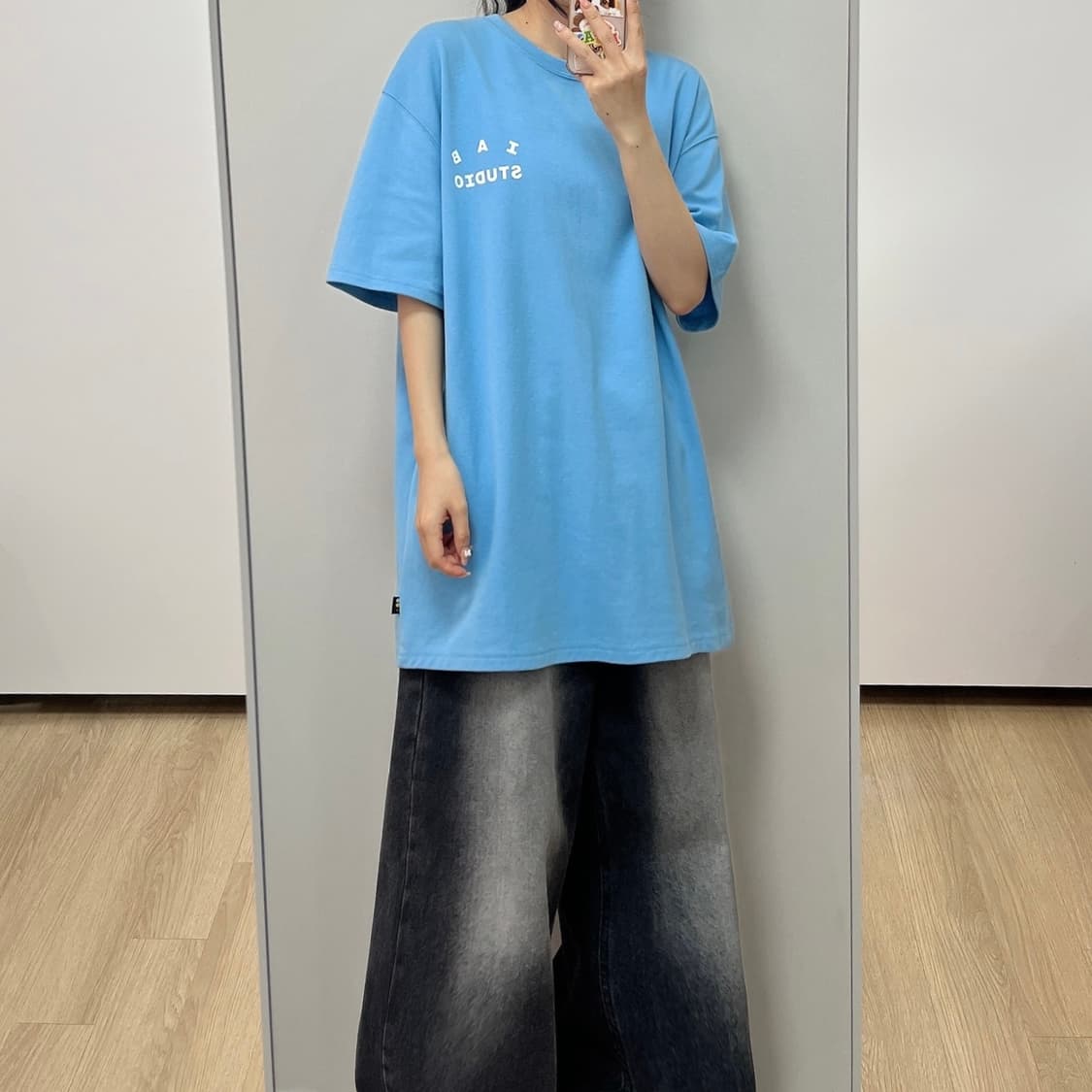 아이앱 스튜디오 스카이블루 반팔 티셔츠 상품이미지1