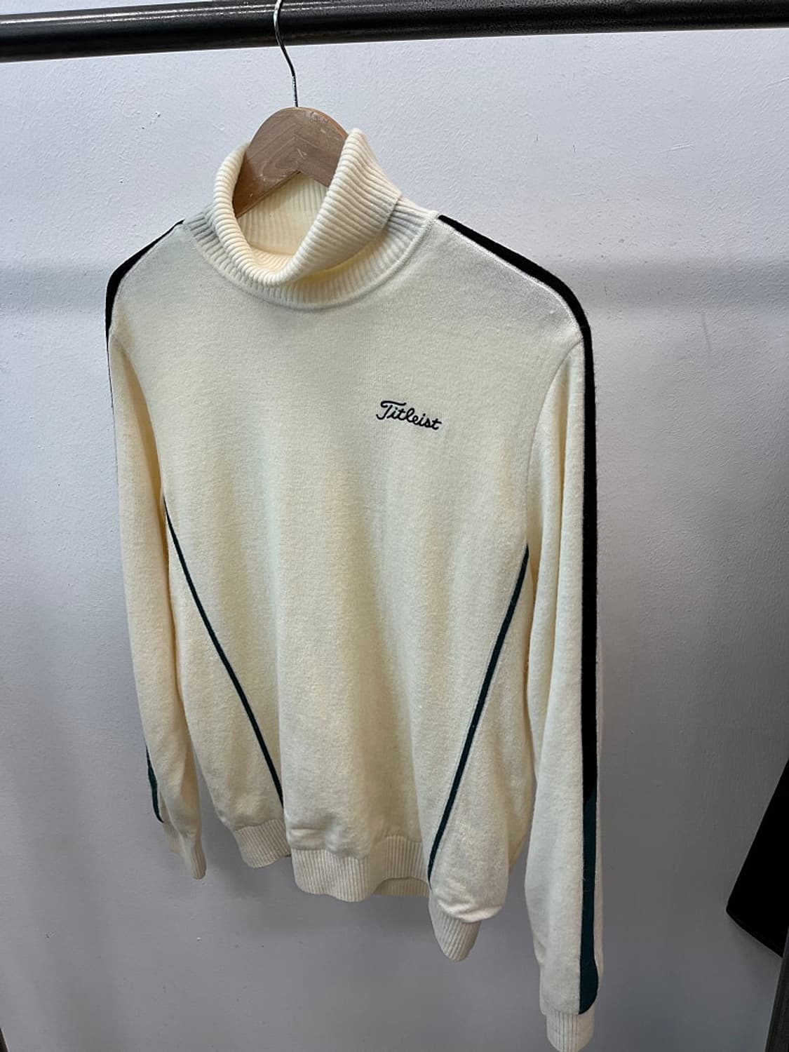 105) 타이틀리스트 터틀넥 방풍니트  상품이미지1