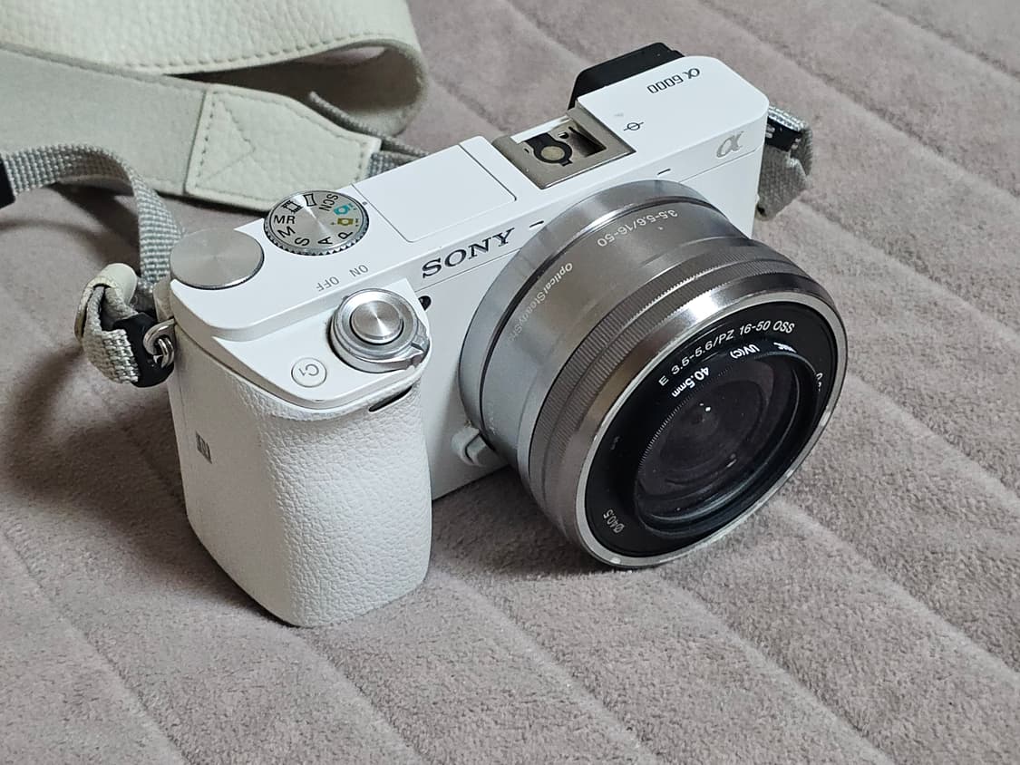 소니 A6000 미러리스 카메라 상품이미지2