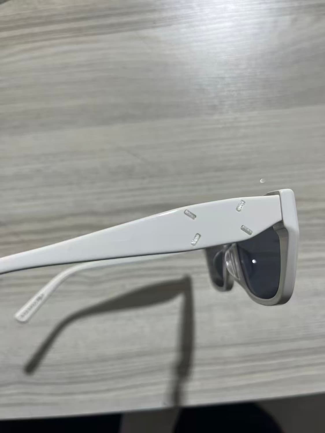 젠틀몬스터 메종 마르지엘라 - MM109 W2 선글라스
 상품이미지3