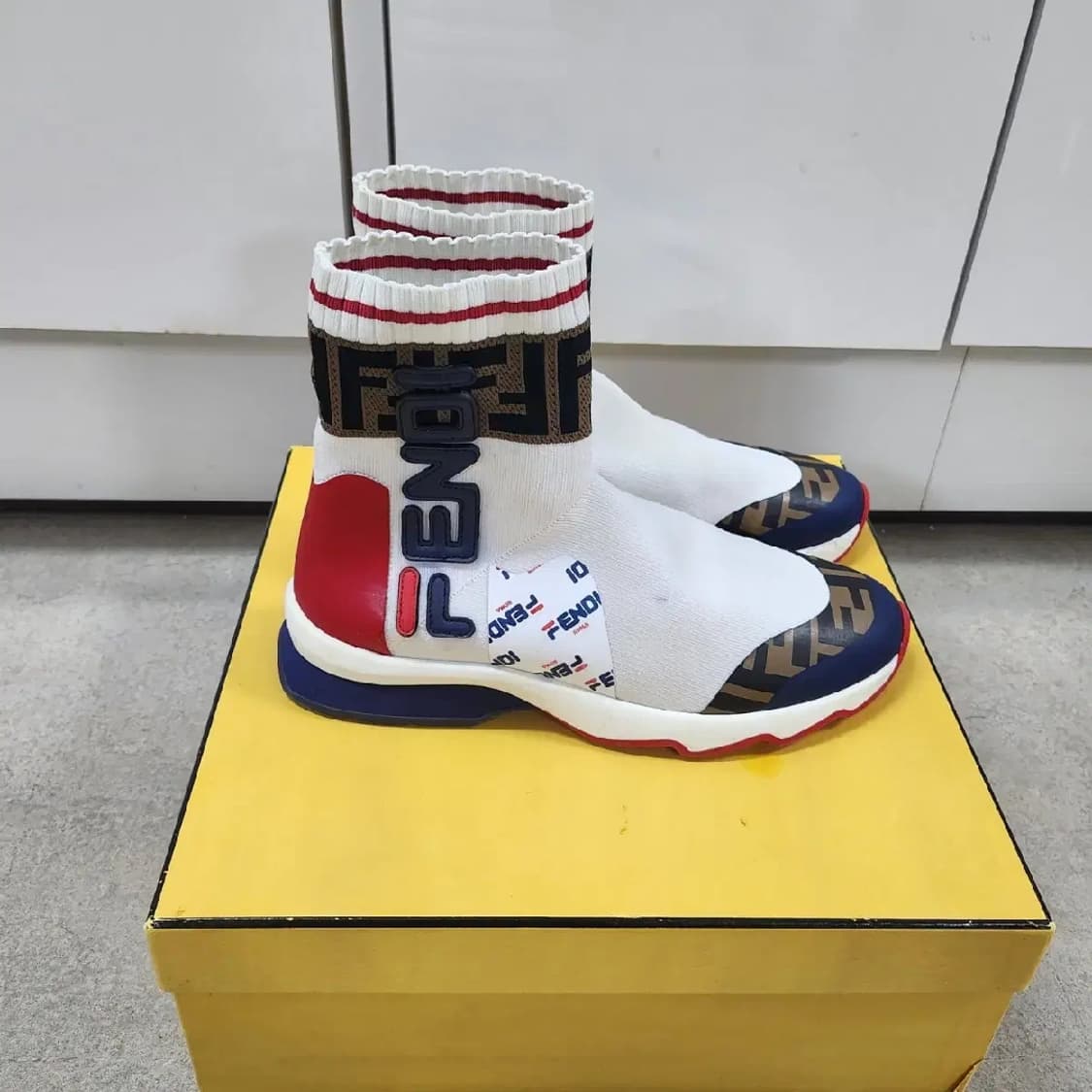 펜디 신발 펜디×필라 콜라보 삭스 스니커즈 37사이즈 (정품) 상품이미지1