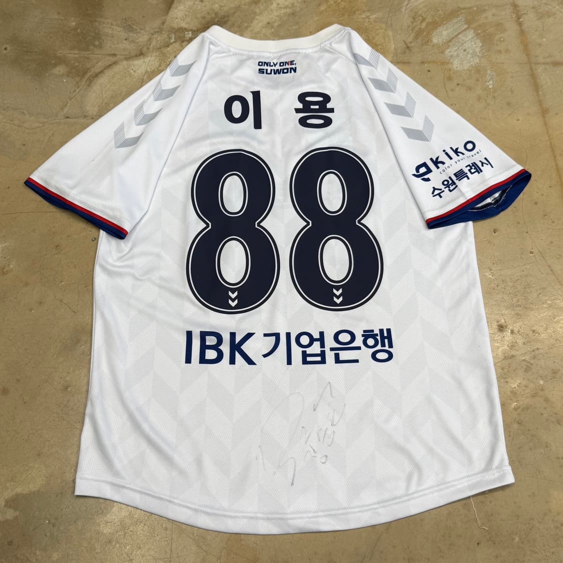 XL 수원FC 화이트 No.88 이용 사인 유니폼 상품이미지2