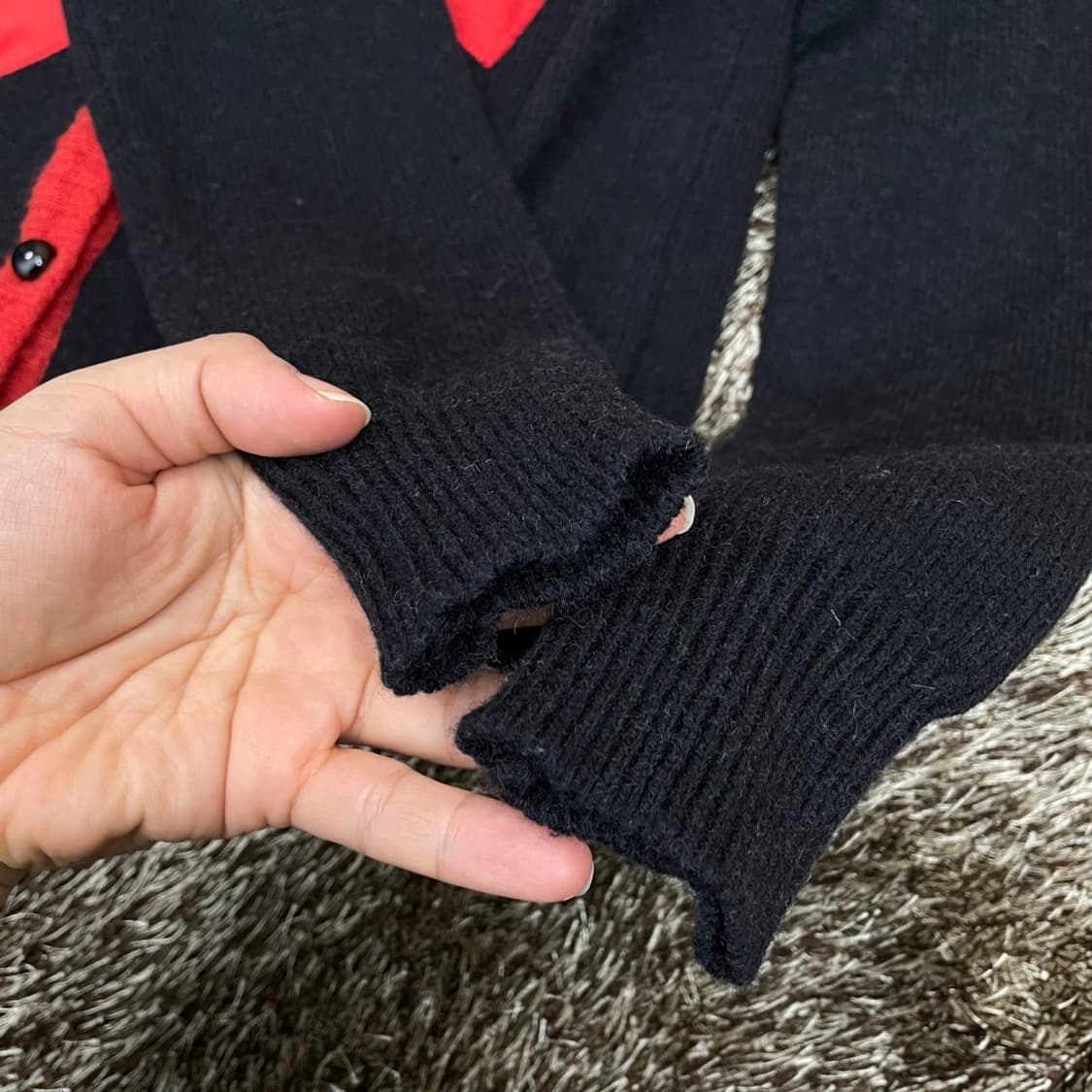 블랙 레드 배색 리본 디테일 숏 니트 가디건  상품이미지4