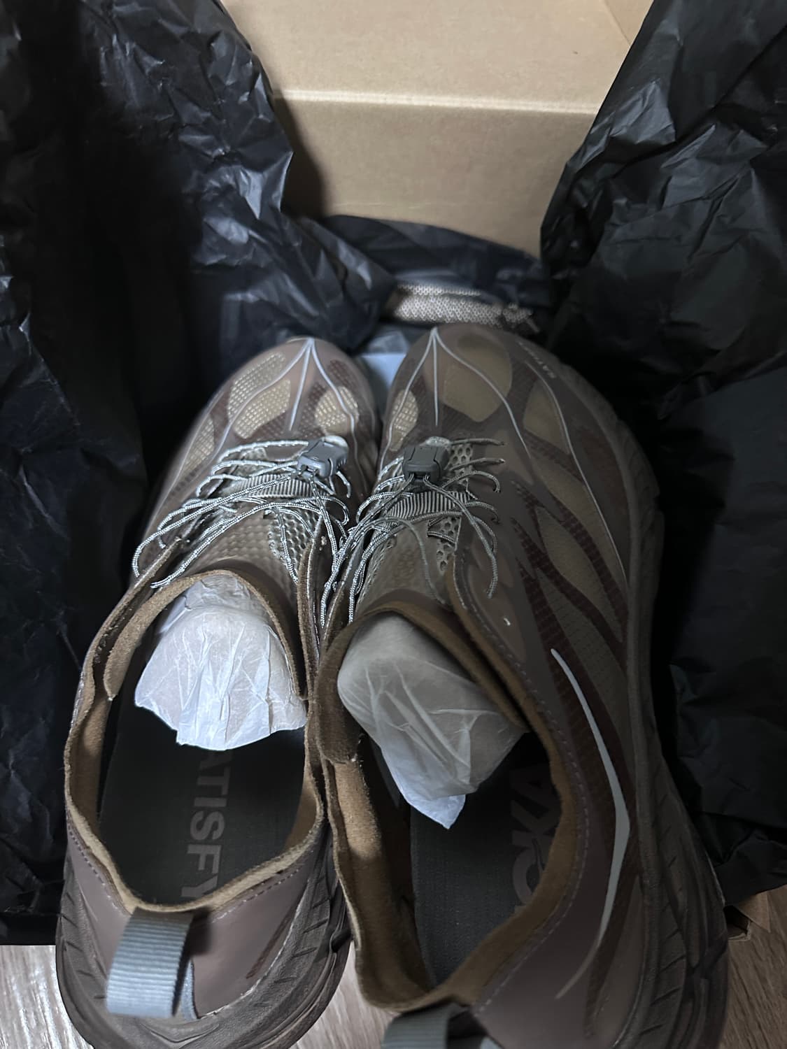 호카x새티스파이 마파테 스피드4 라이트러버 275 상품이미지7