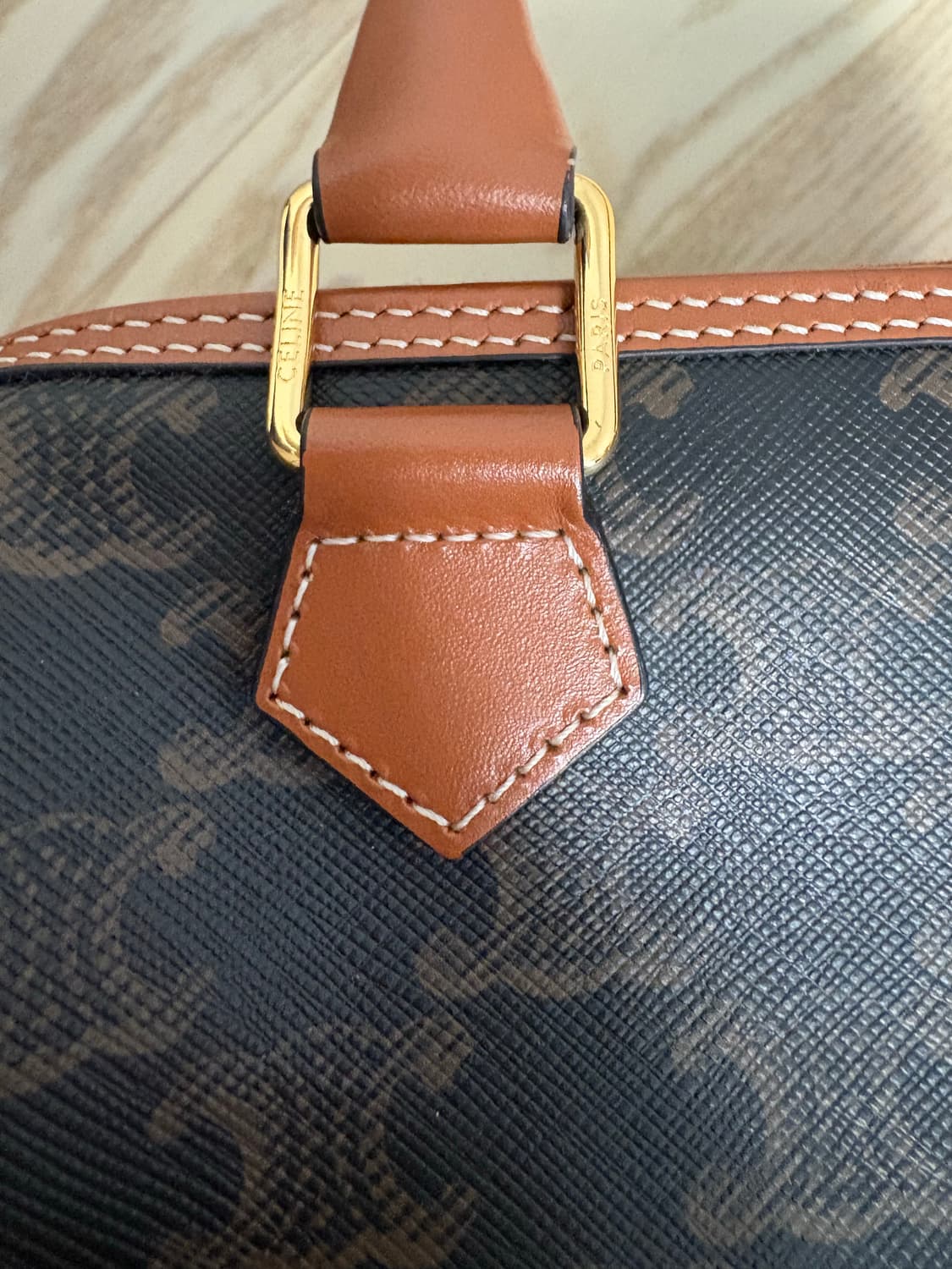 셀린느 스몰 보스턴 트리옹프 캔버스 카프스킨 상품이미지9