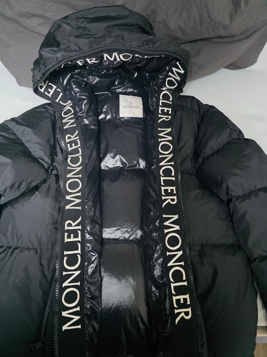 몽클레어 몽클라 6사이즈 판매합니다. 상품이미지2