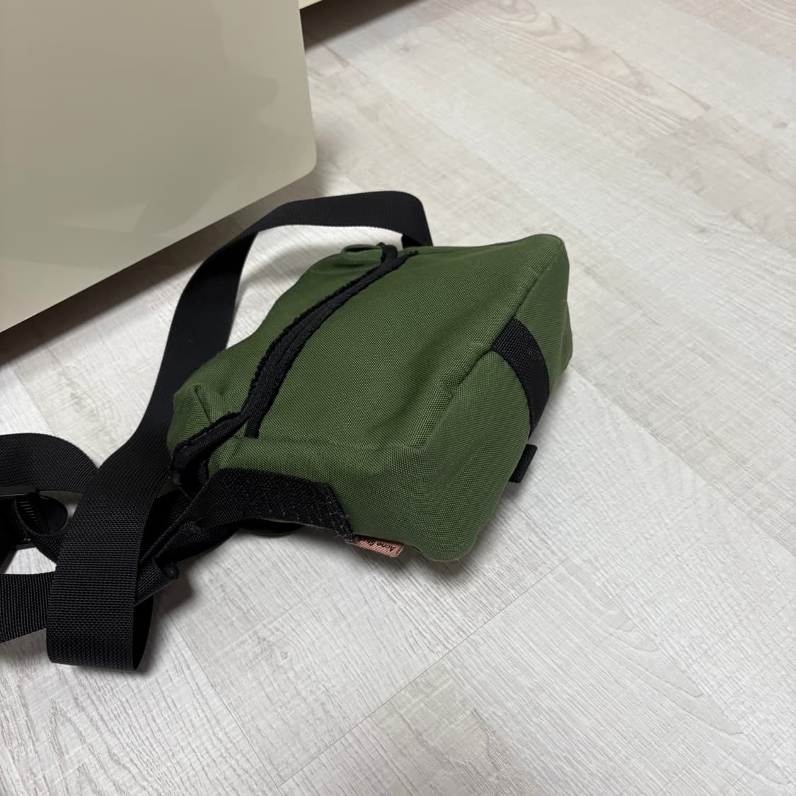 아크네스튜디오 크로스백 상품이미지2