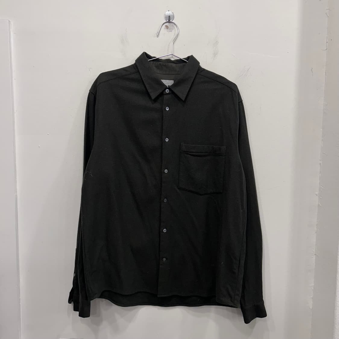 코스 울 포켓 미니멀 크롭 셔츠 상품이미지2