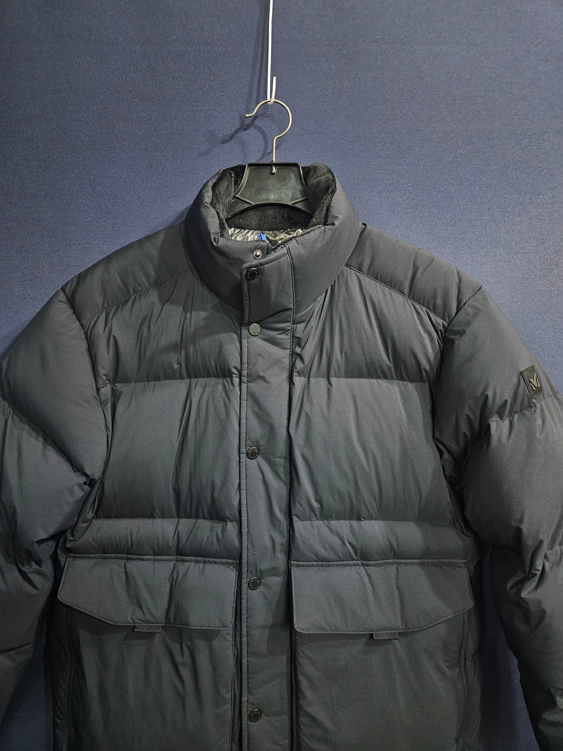 밀레 차콜컬러 남성 110 구스다운 대장급 패딩 상품이미지7