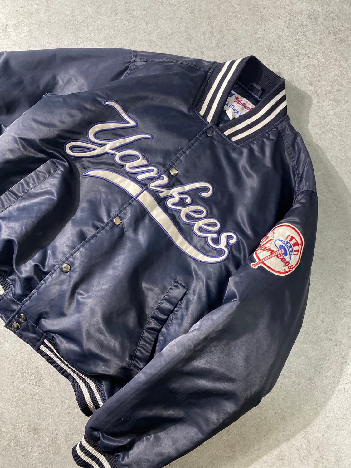 [L] 90s Majestic 마제스틱 뉴욕 양키스 나일론 바시티자켓 상품이미지3