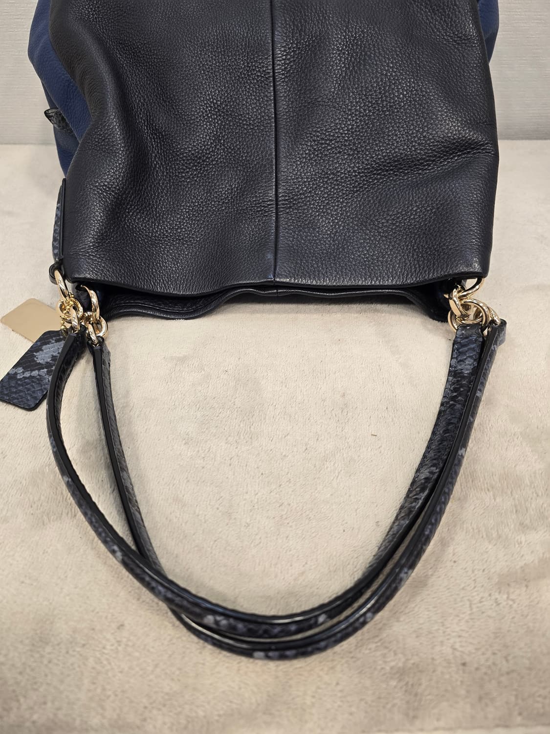 코치 블랙&블루 투톤 가죽 숄더백 가방 상품이미지5