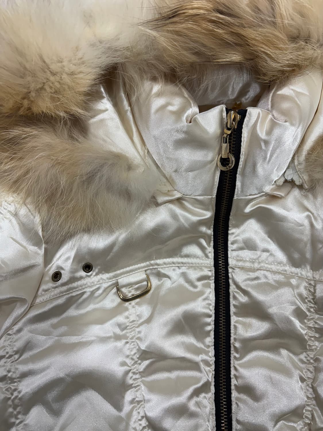 에고이스트 라쿤 퍼 패딩 하이넥 자켓 아이보리 상품이미지4