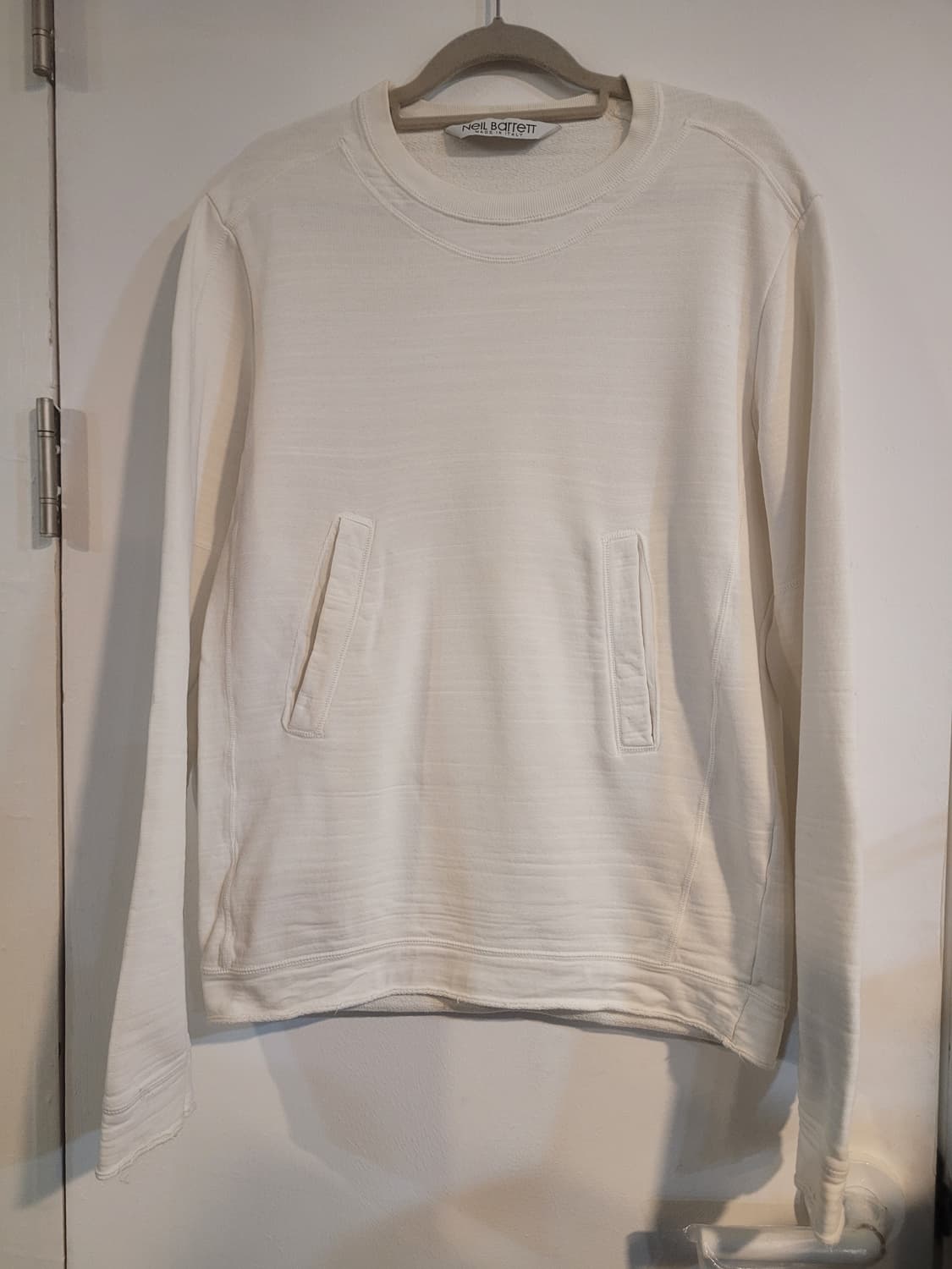 닐바렛 아이보리 포켓 맨투맨 95 상품이미지1