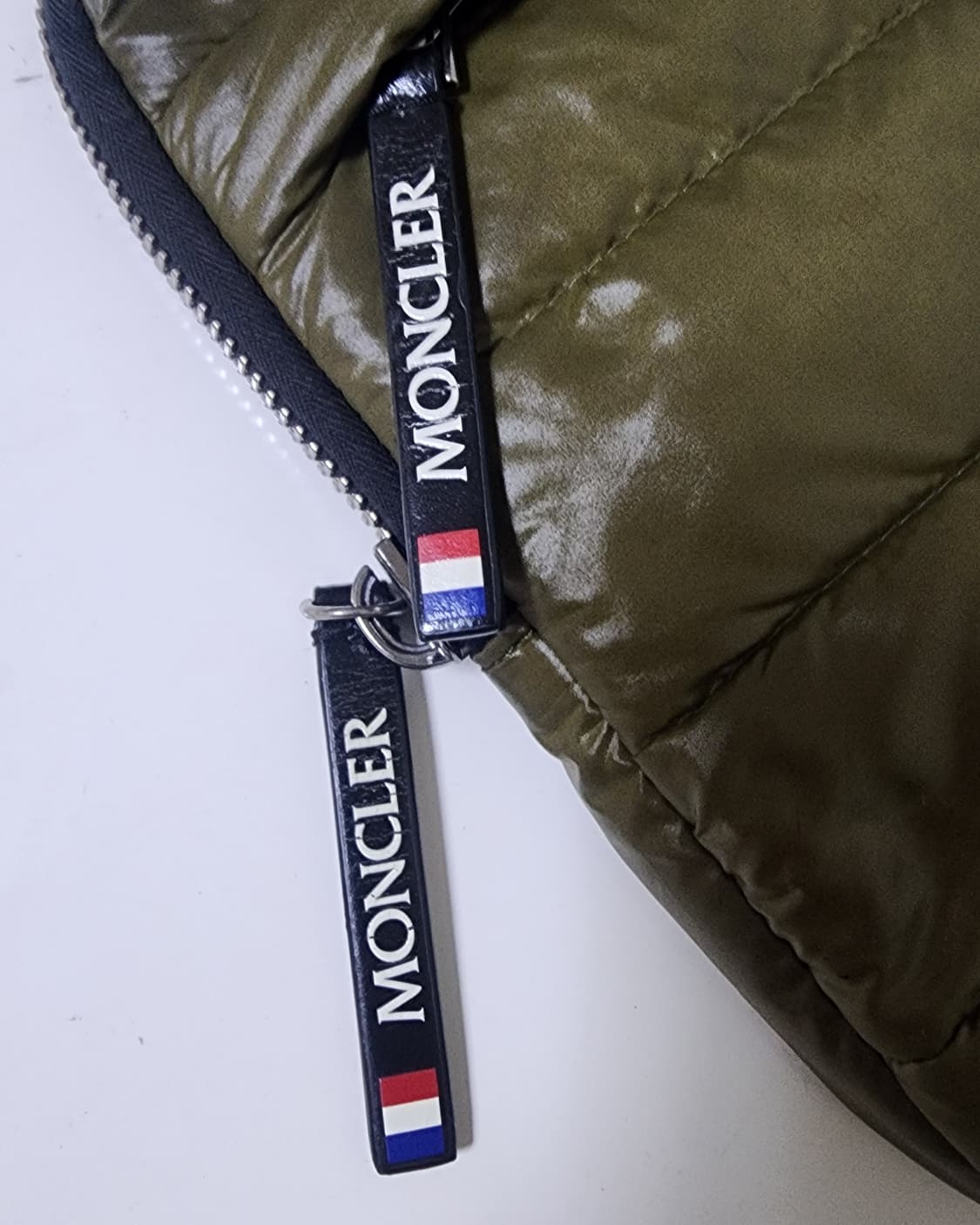 몽클레어 랩탑 패딩 클러치 상품이미지3