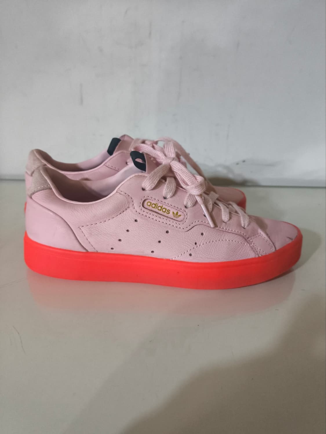 220mm 아디다스 슬릭 디바 레드 켄달제너 스니커즈 상품이미지2