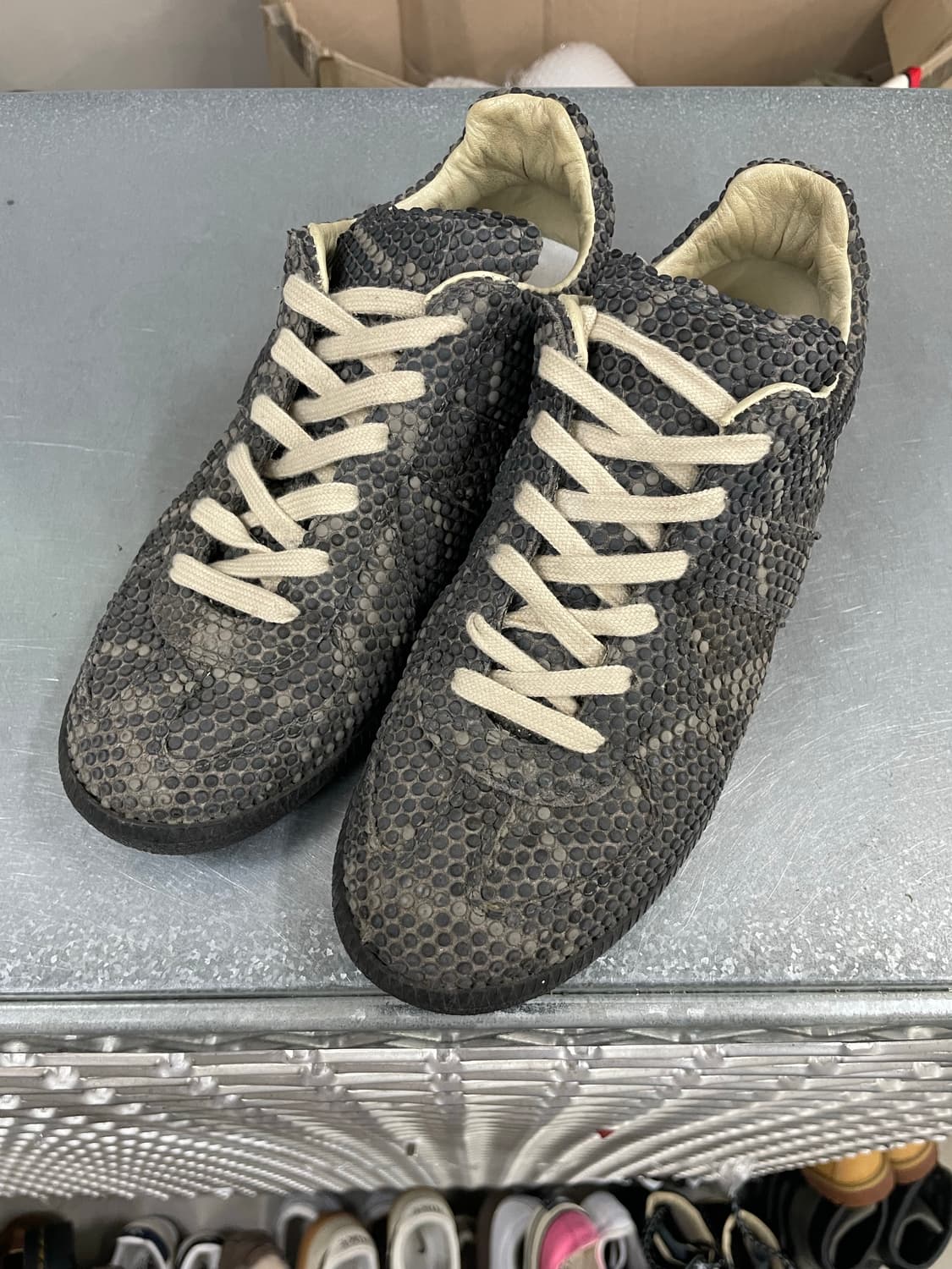 메종 마르지엘라 텍스처 러버도트 스니커즈 39 (gr-4173) 상품이미지2