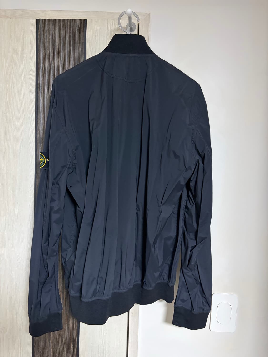 스톤아일랜드 스킨터치 나일론 TC 블랙 M 사이즈 상품이미지2