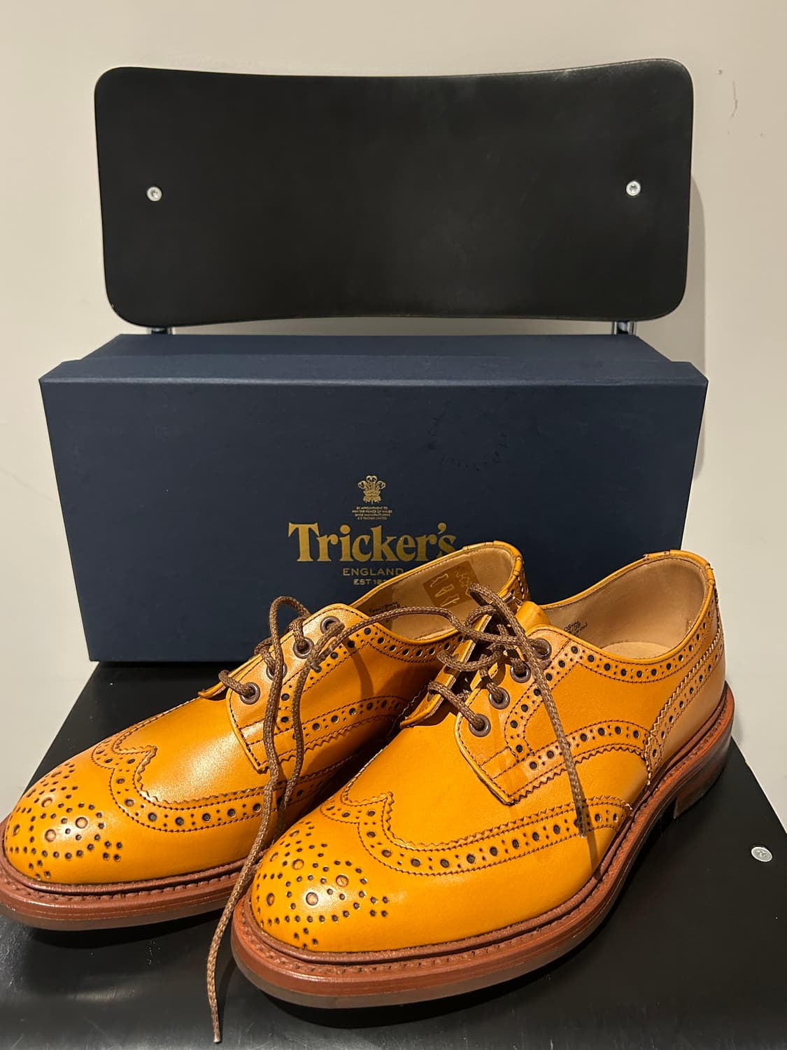 Tricker’s Acorn Antique Derby Brogues 상품이미지1