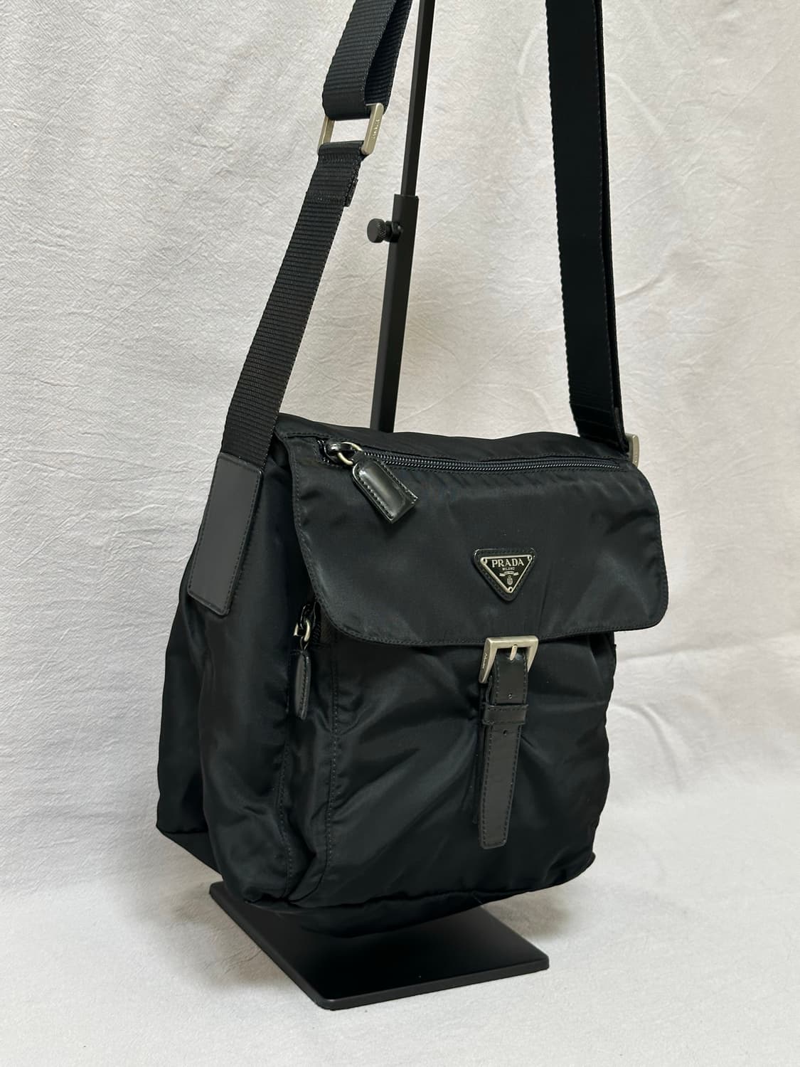 프라다 포코노 나일론 메신저백 버클 크로스백 주우재백 상품이미지4