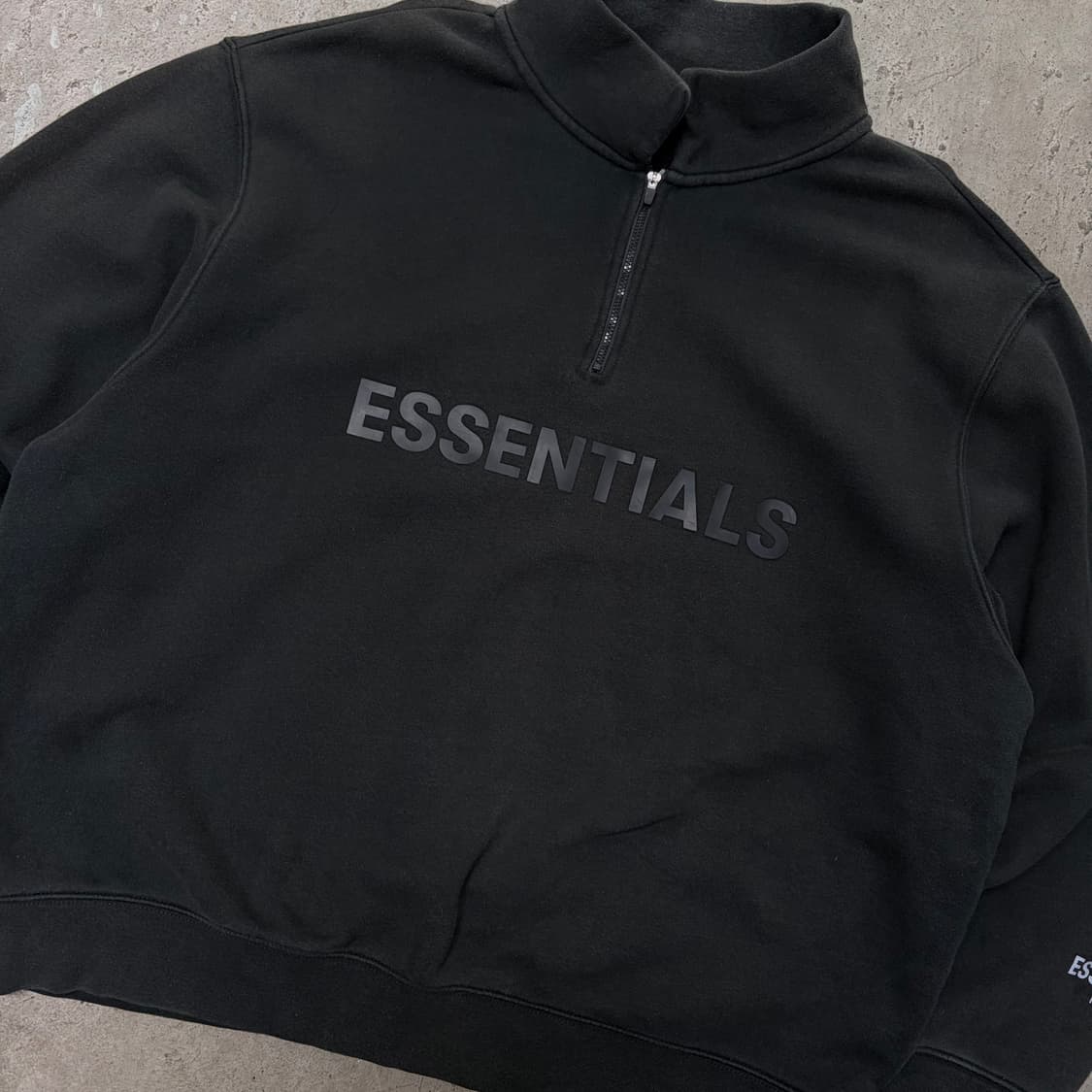 에센셜 반집업 맨투맨[1979] 상품이미지4